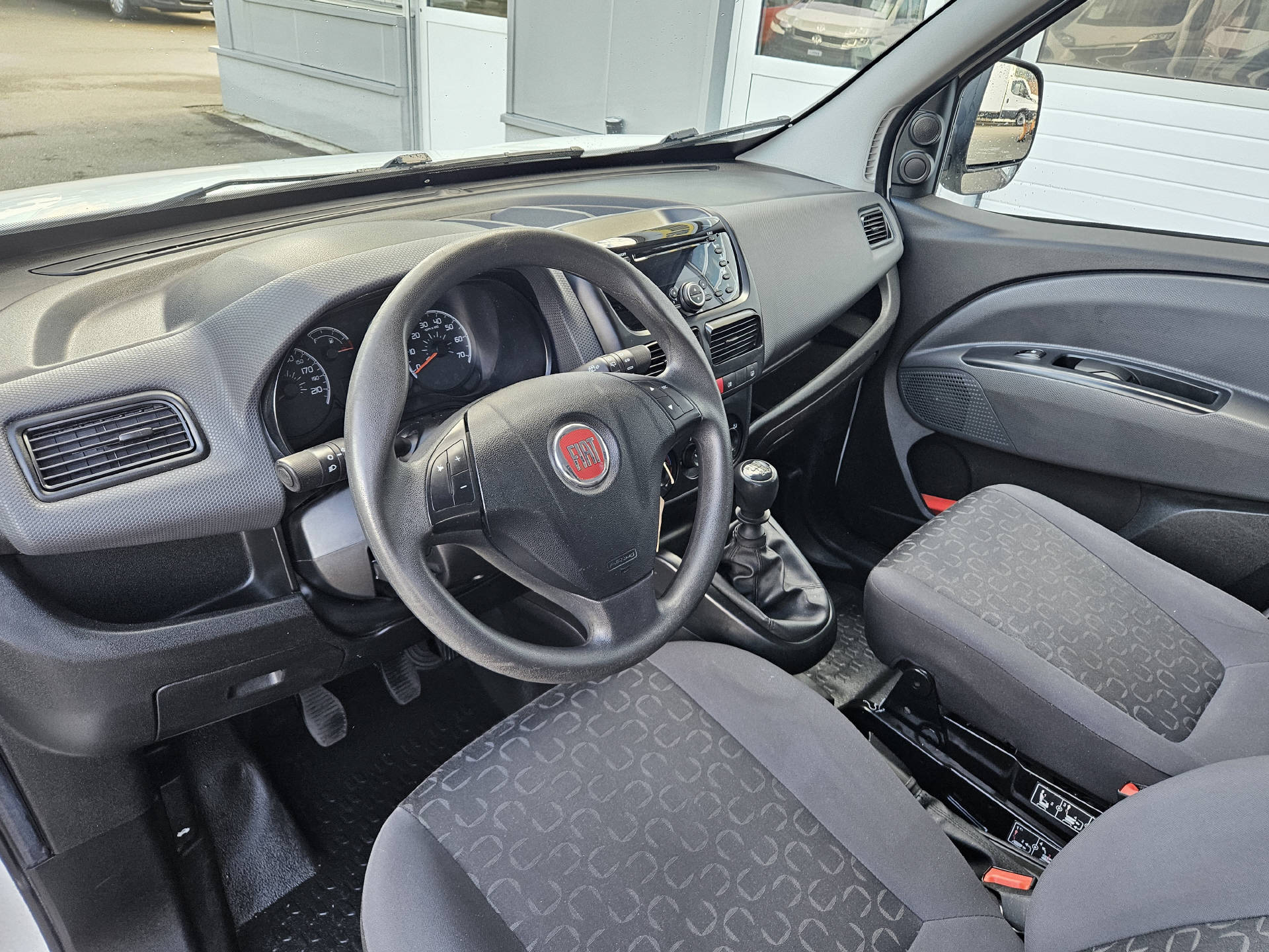 FIAT Doblo Cargo L2 1.4 16V Natural Power Swiss * Klima * Nutzlast 905 KG *-image-14