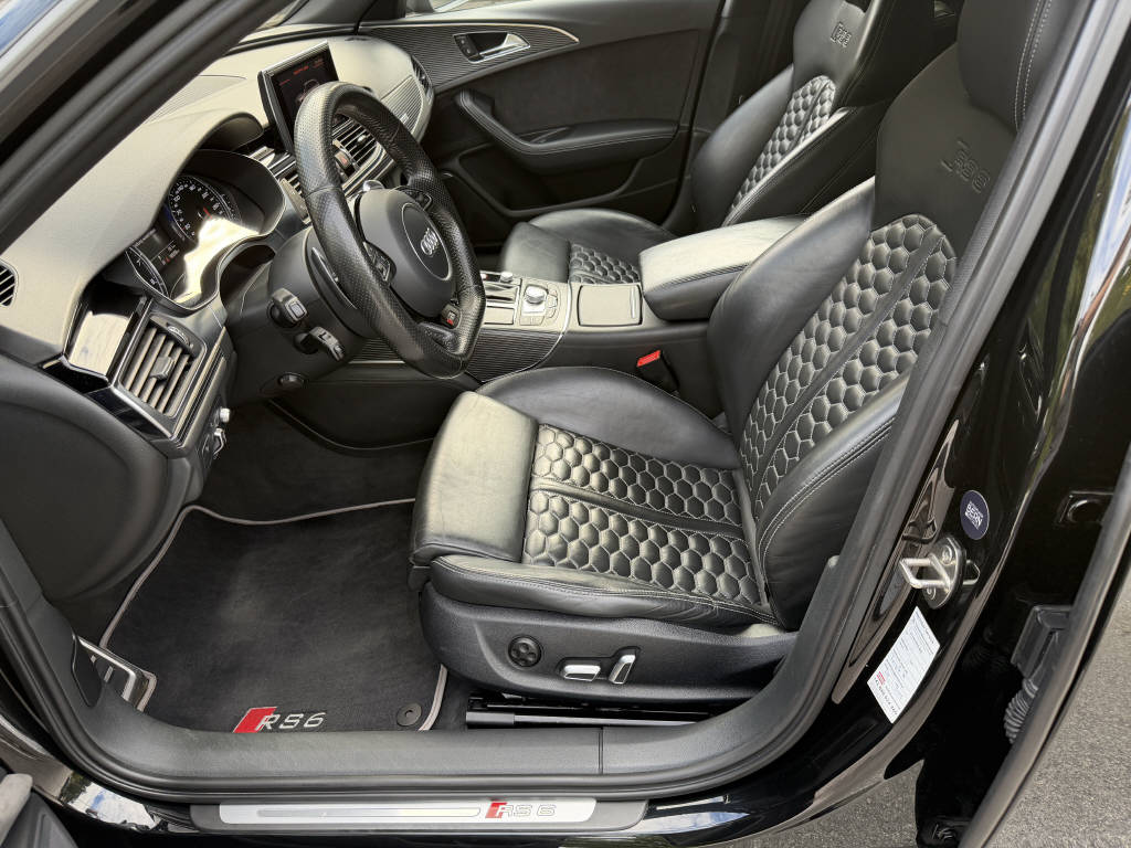AUDI RS6 Avant 4.0 V8 TFSI perform. qu. T-Tr.-image-8