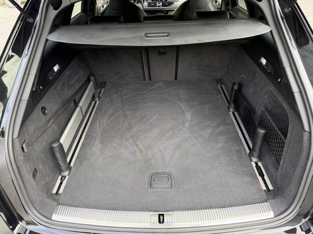 AUDI RS6 Avant 4.0 V8 TFSI perform. qu. T-Tr.-image-11