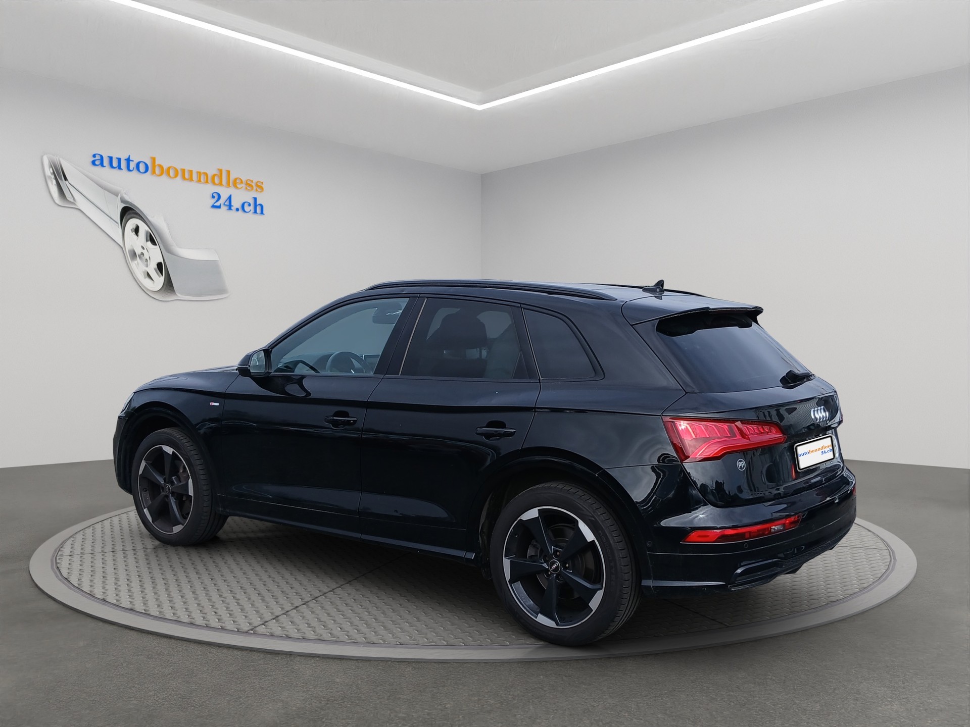 AUDI Q5 2.0 TFSI quattro S-tronic-image-3
