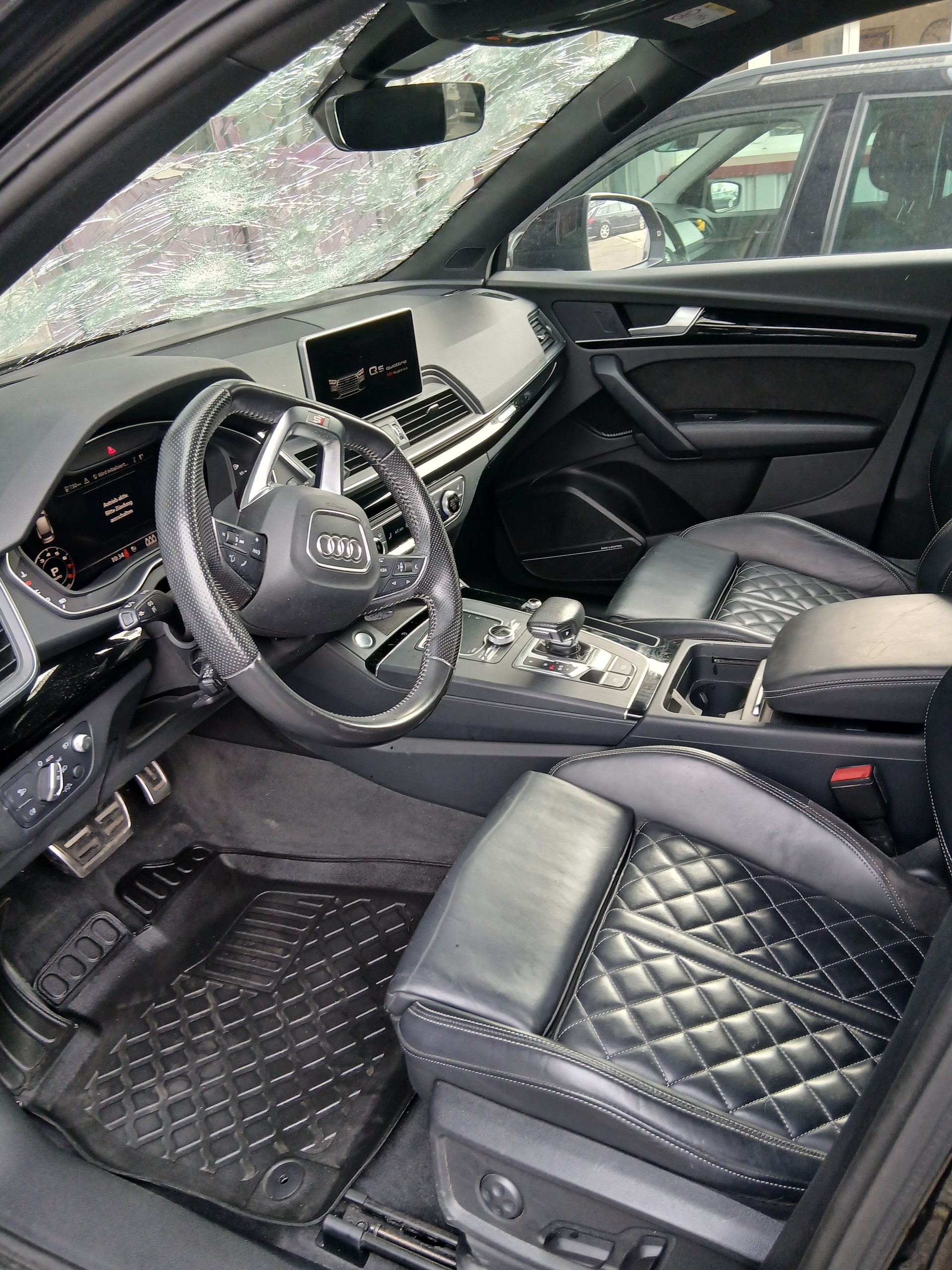 AUDI Q5 2.0 TFSI quattro S-tronic-image-11