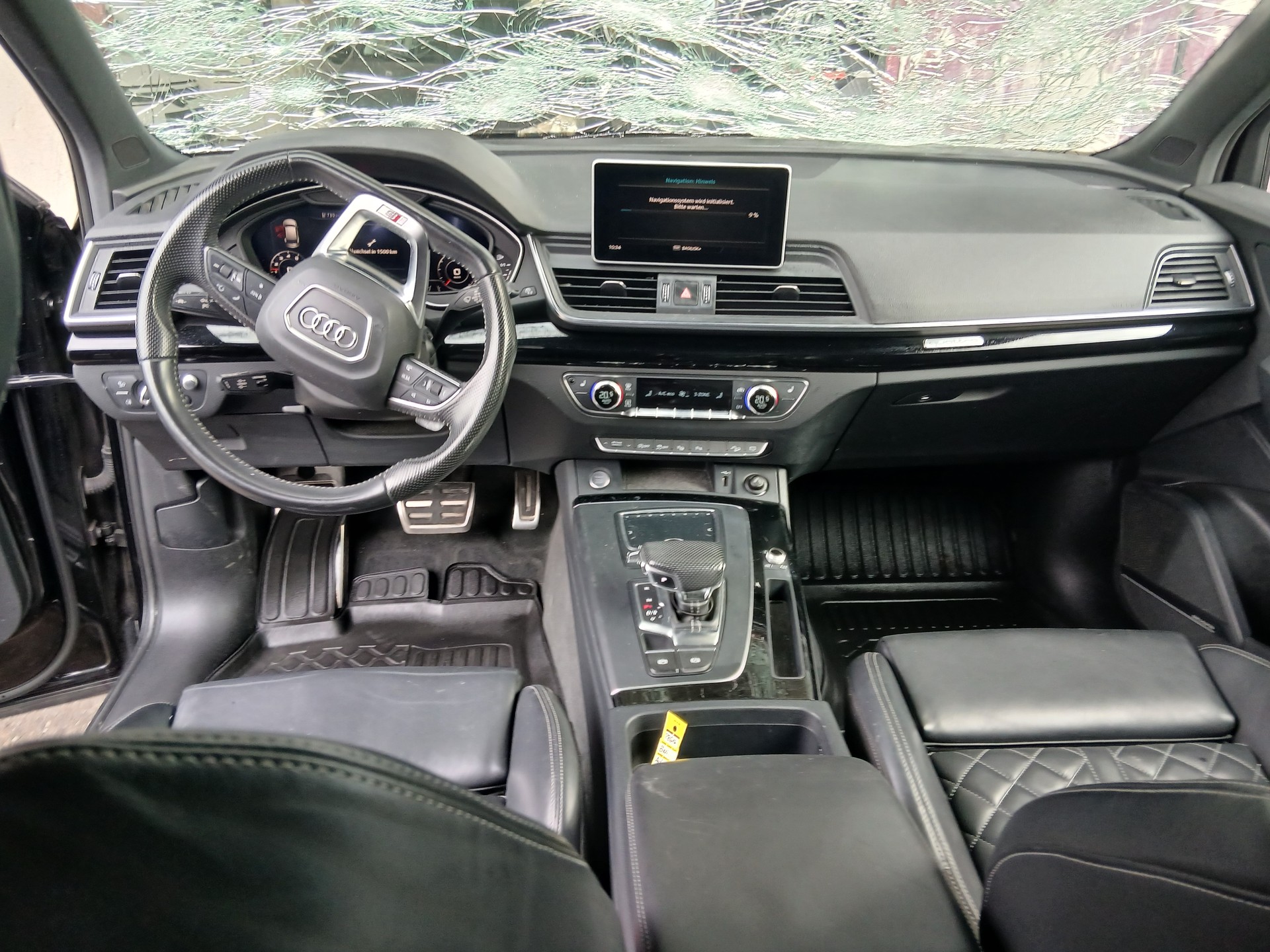 AUDI Q5 2.0 TFSI quattro S-tronic-image-10