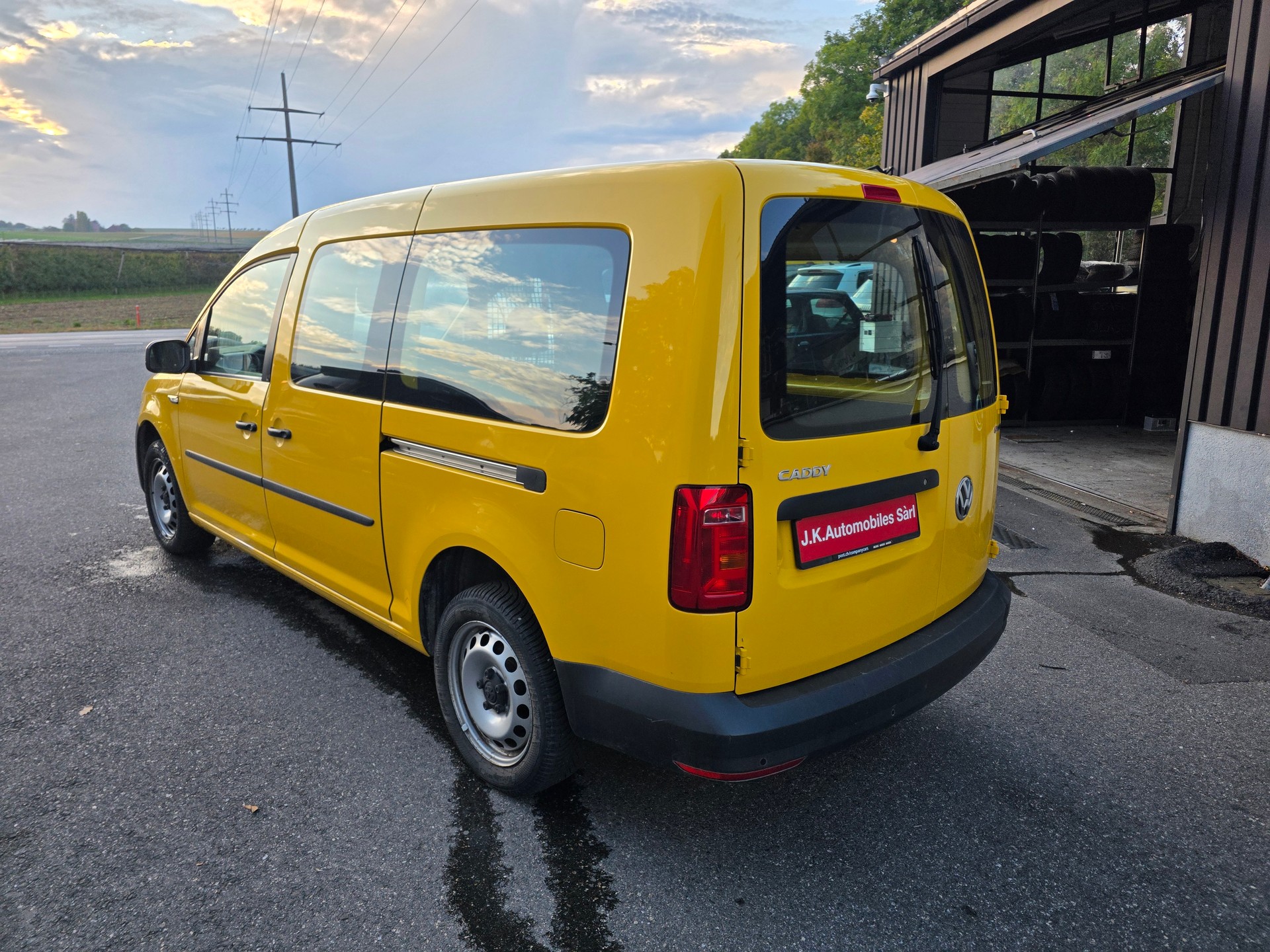 VW Caddy Maxi 2.0TDI 4Motion BlueMotion Technology DSG-image-9