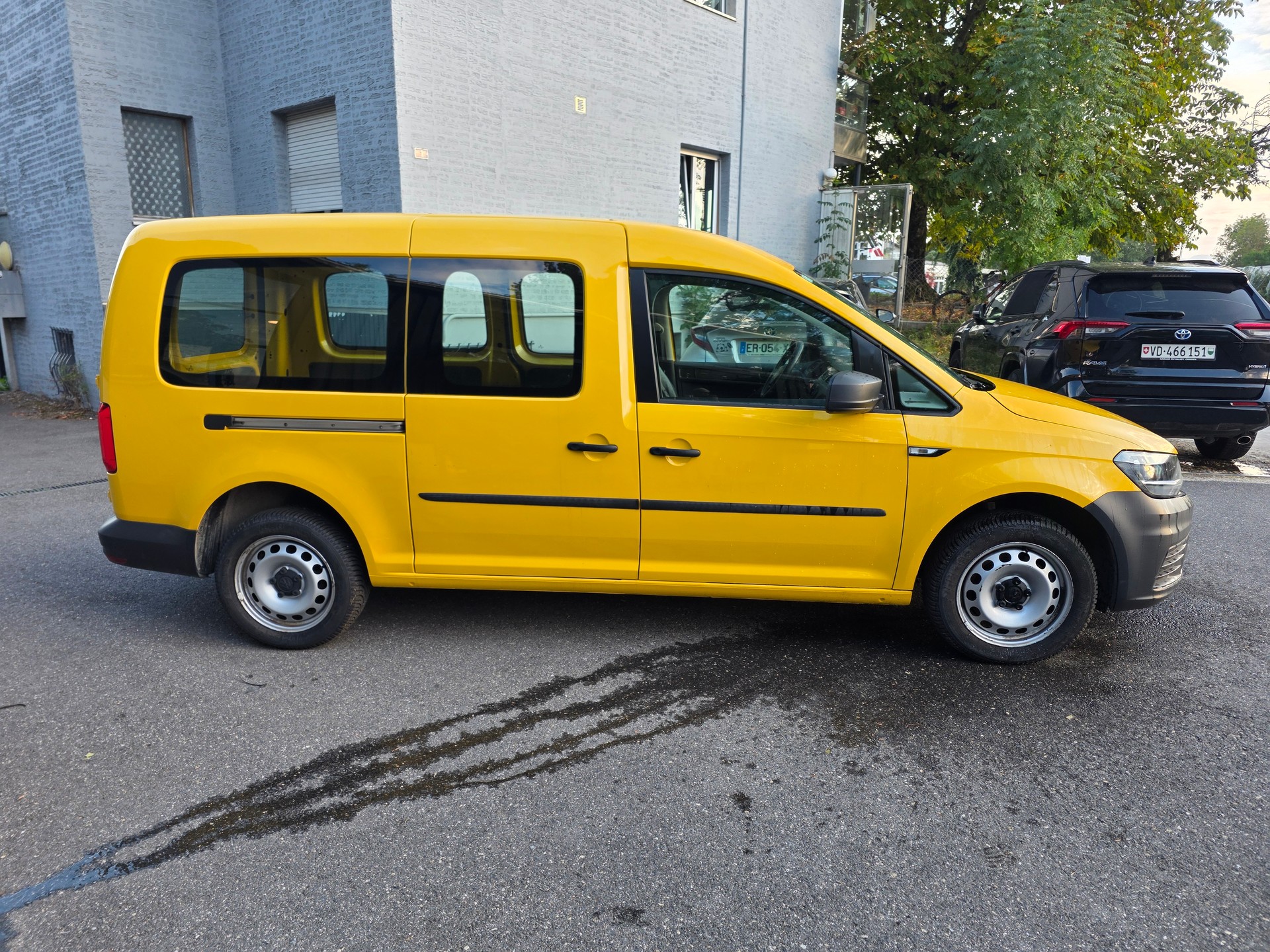 VW Caddy Maxi 2.0TDI 4Motion BlueMotion Technology DSG-image-8