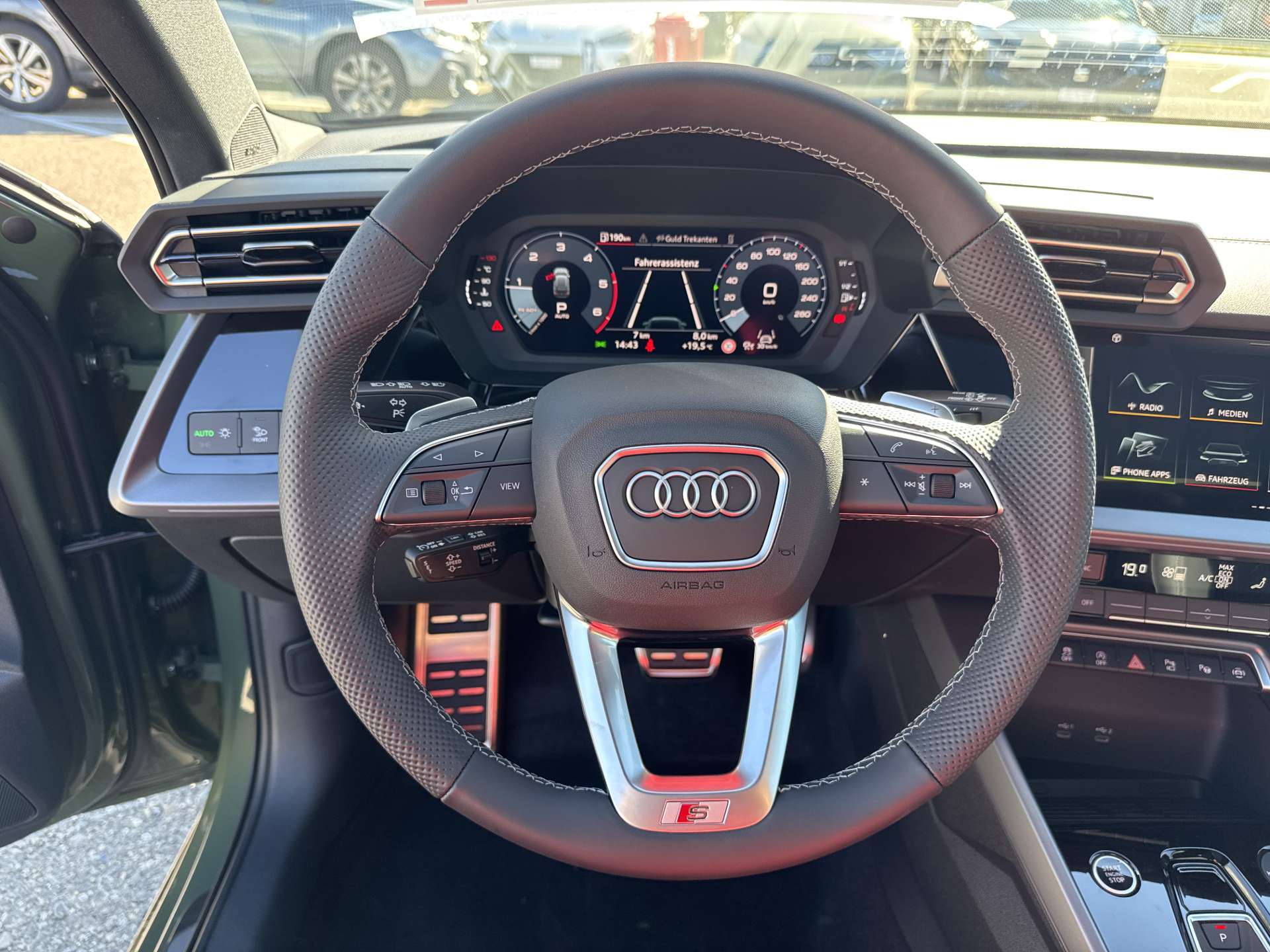 AUDI A3 Sportback 35 TDi S-Line S-Tronic Automat-image-15