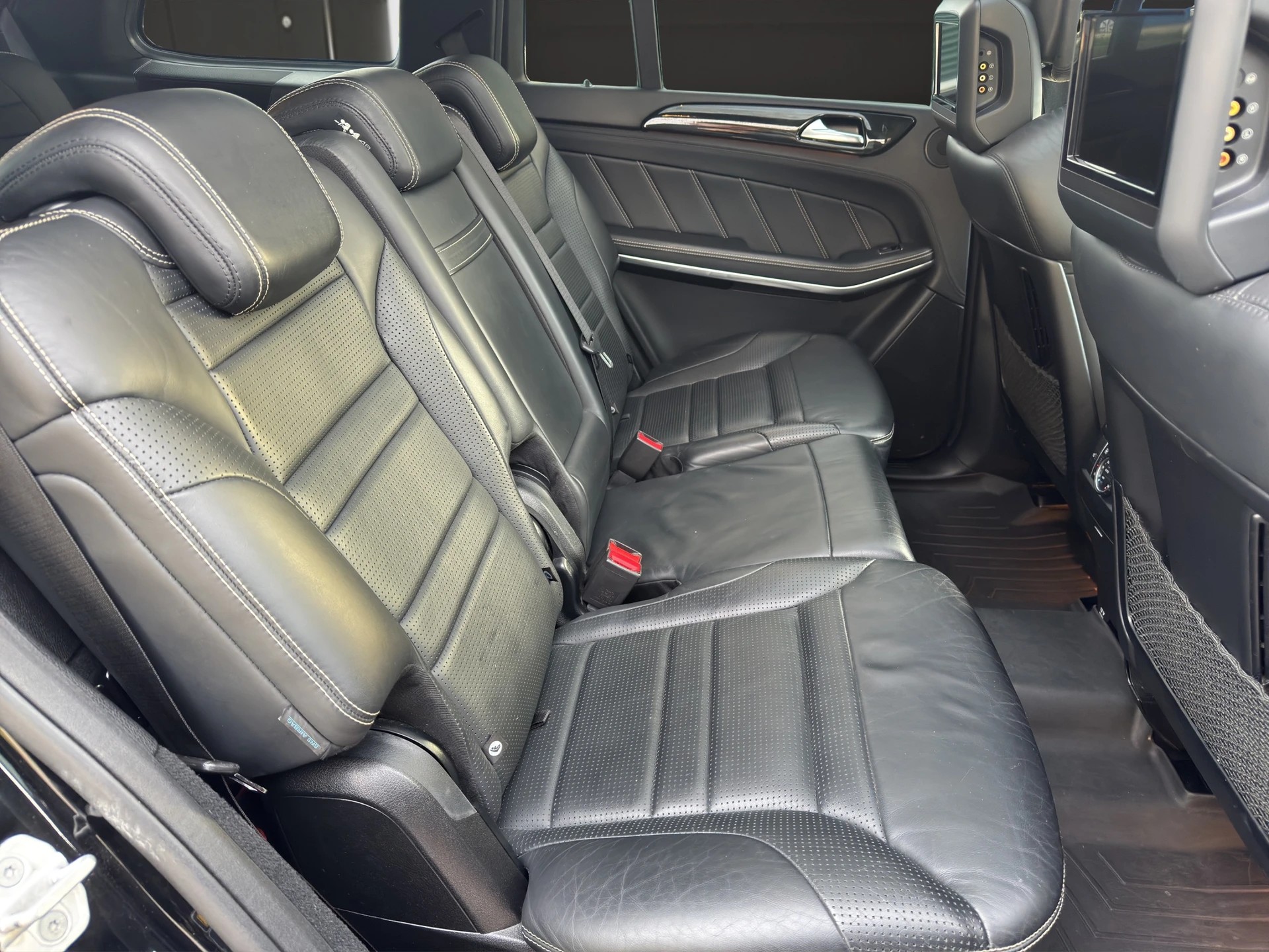 MERCEDES-BENZ GL 63 V8 AMG-image-13