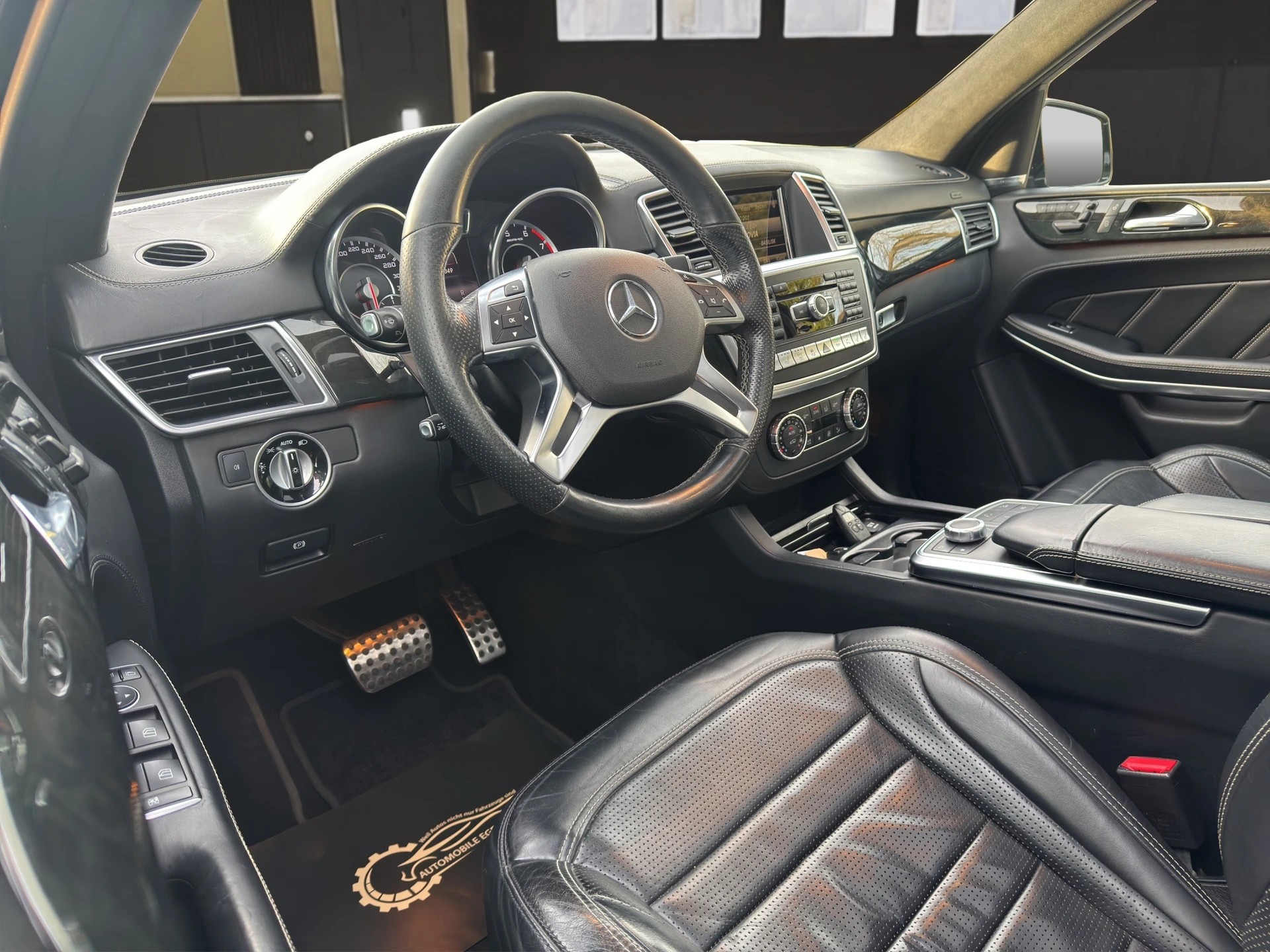 MERCEDES-BENZ GL 63 V8 AMG-image-8