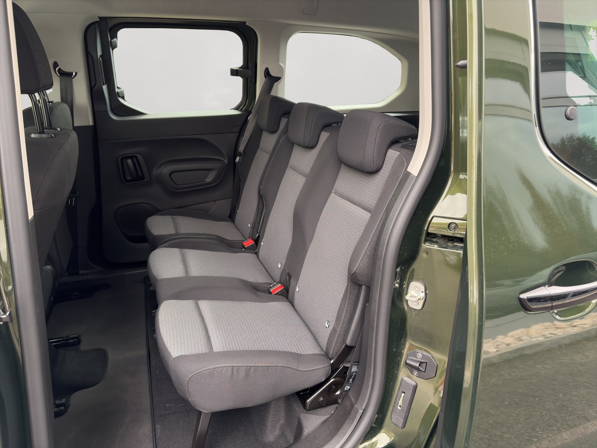 TOYOTA Proace City Verso 1.5 Comfort Long-image-6