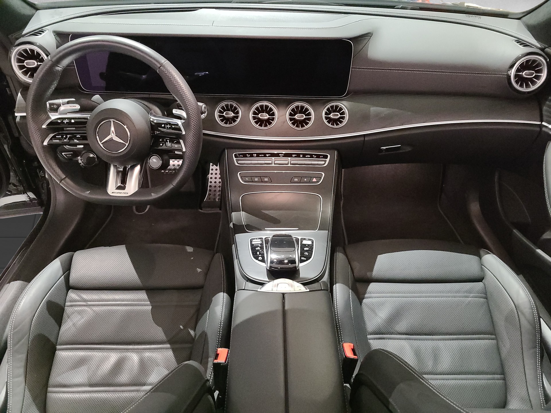 MERCEDES-BENZ E 53 AMG 4M+ Cabriolet-image-13