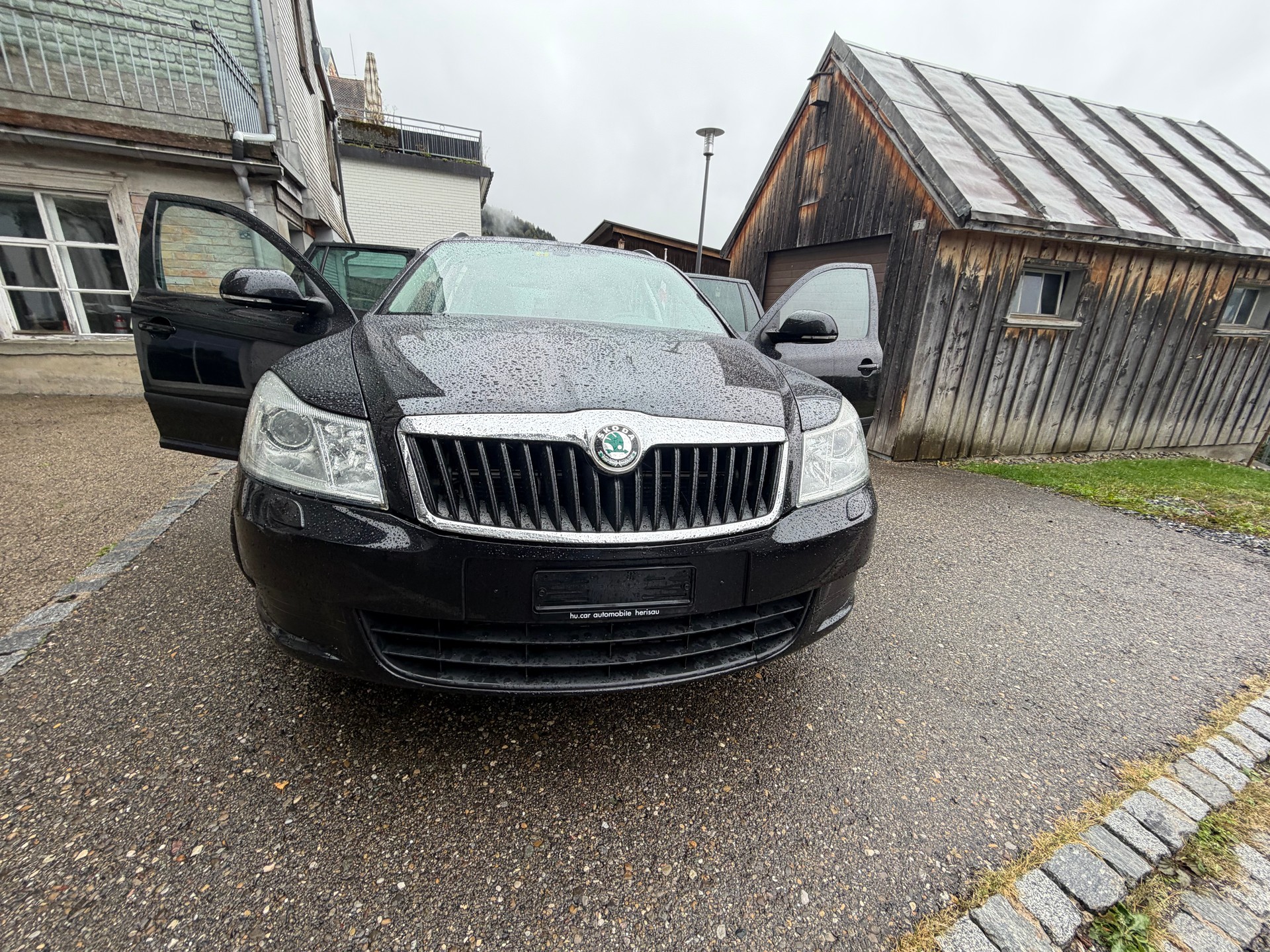 SKODA Octavia Combi 1.6 TDI Ambition 4x4-image-0