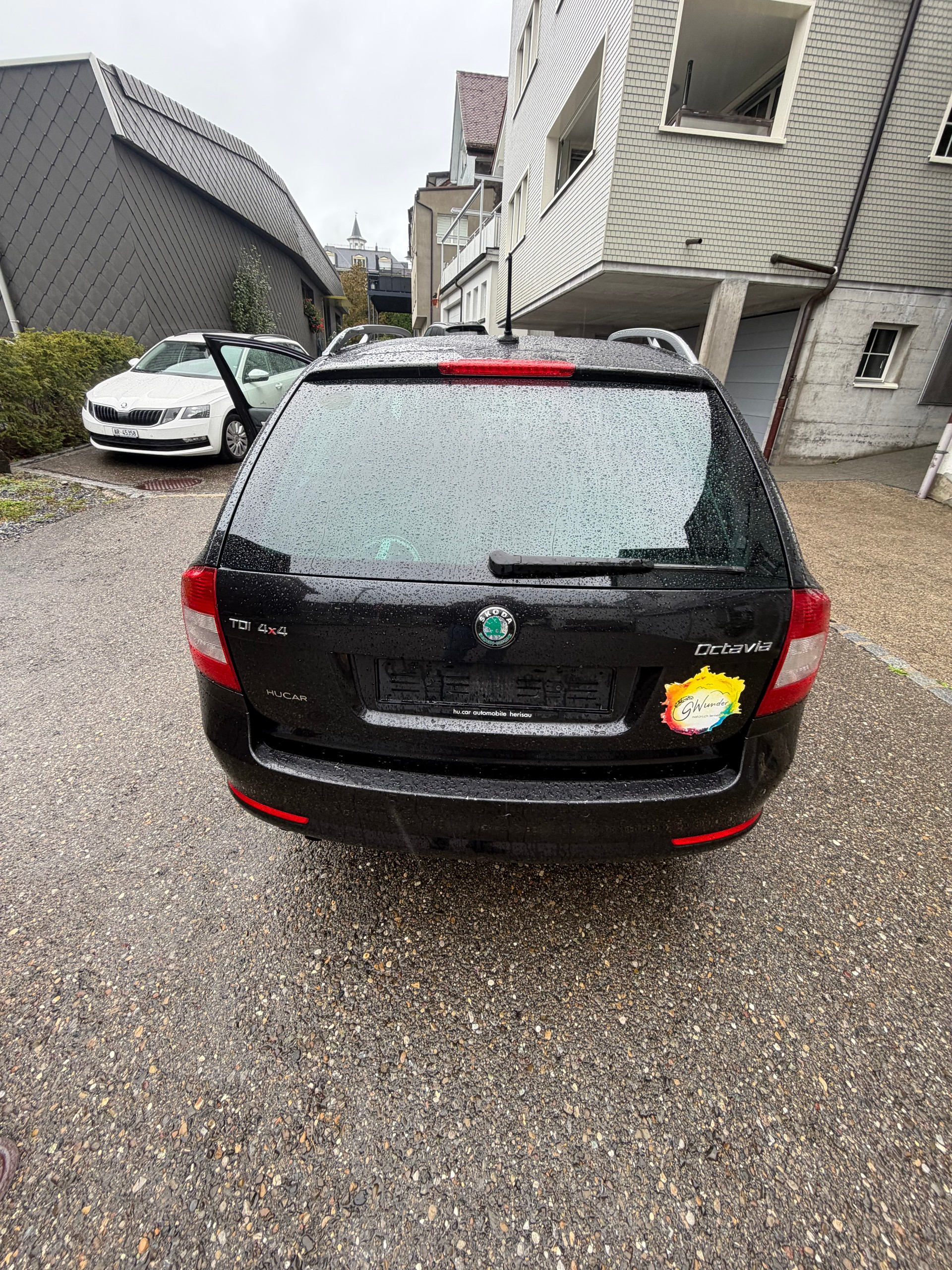 SKODA Octavia Combi 1.6 TDI Ambition 4x4-image-10