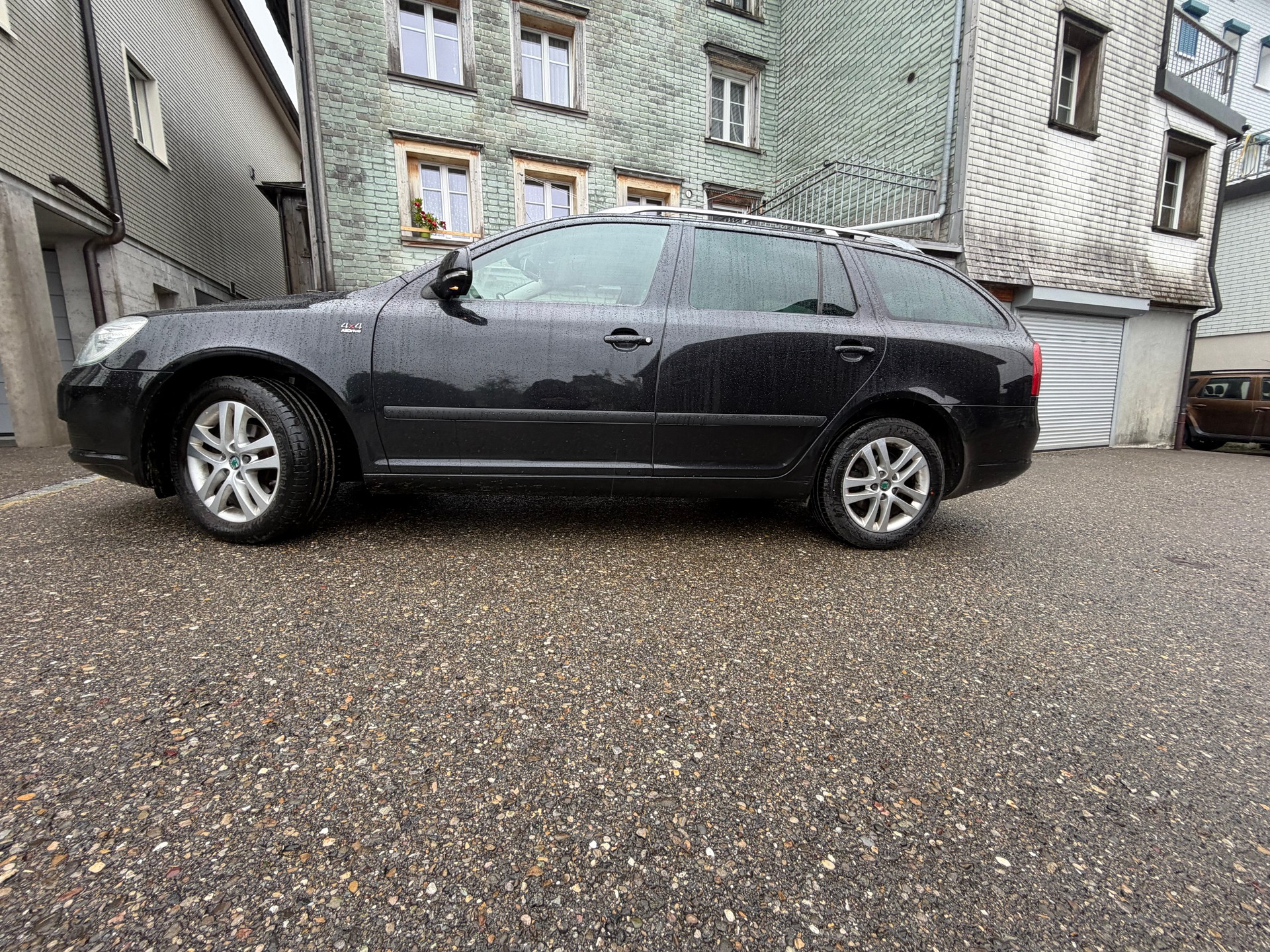 SKODA Octavia Combi 1.6 TDI Ambition 4x4-image-4