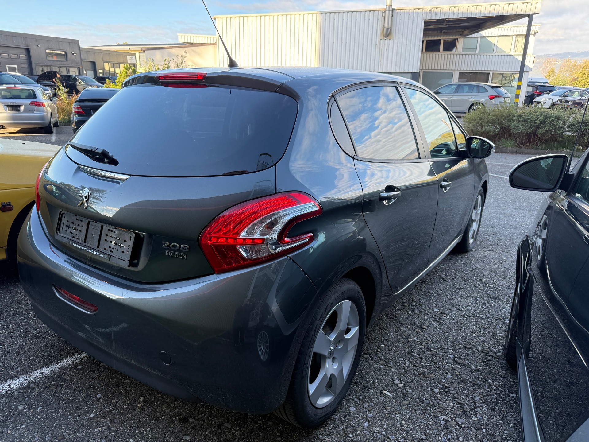 PEUGEOT 208 1.2 VTI Active-image-2