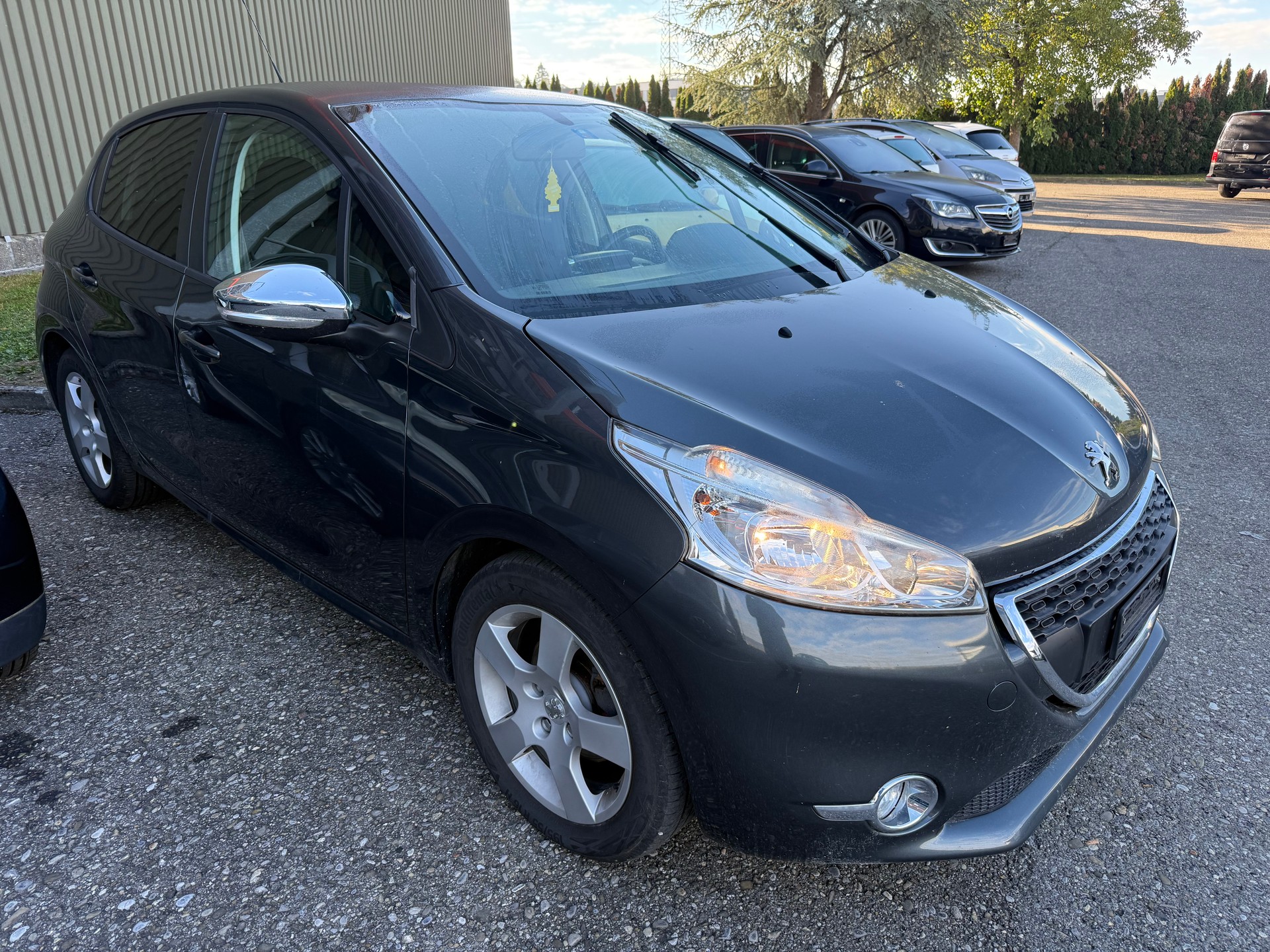PEUGEOT 208 1.2 VTI Active-image-1