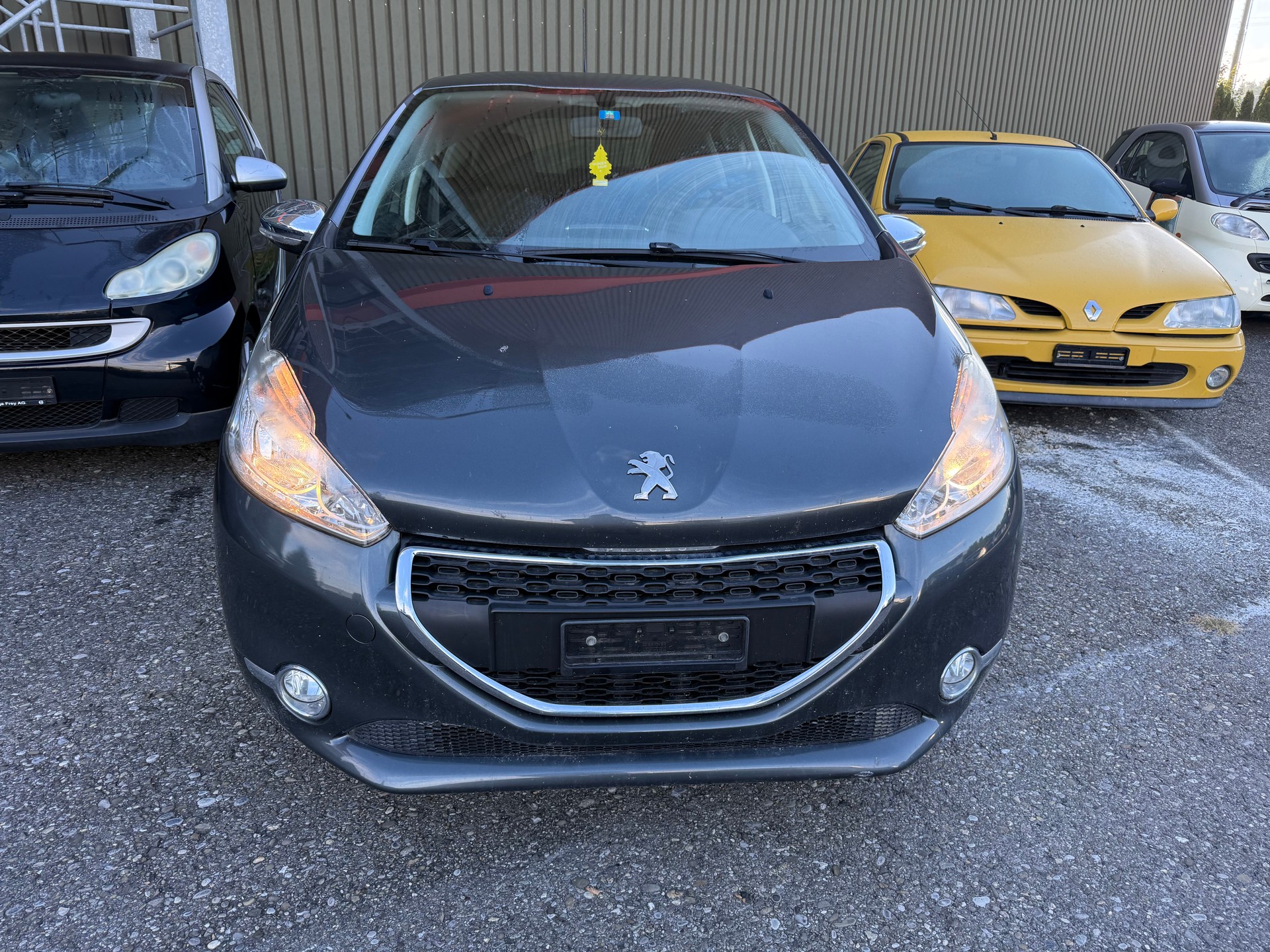 PEUGEOT 208 1.2 VTI Active-image-0