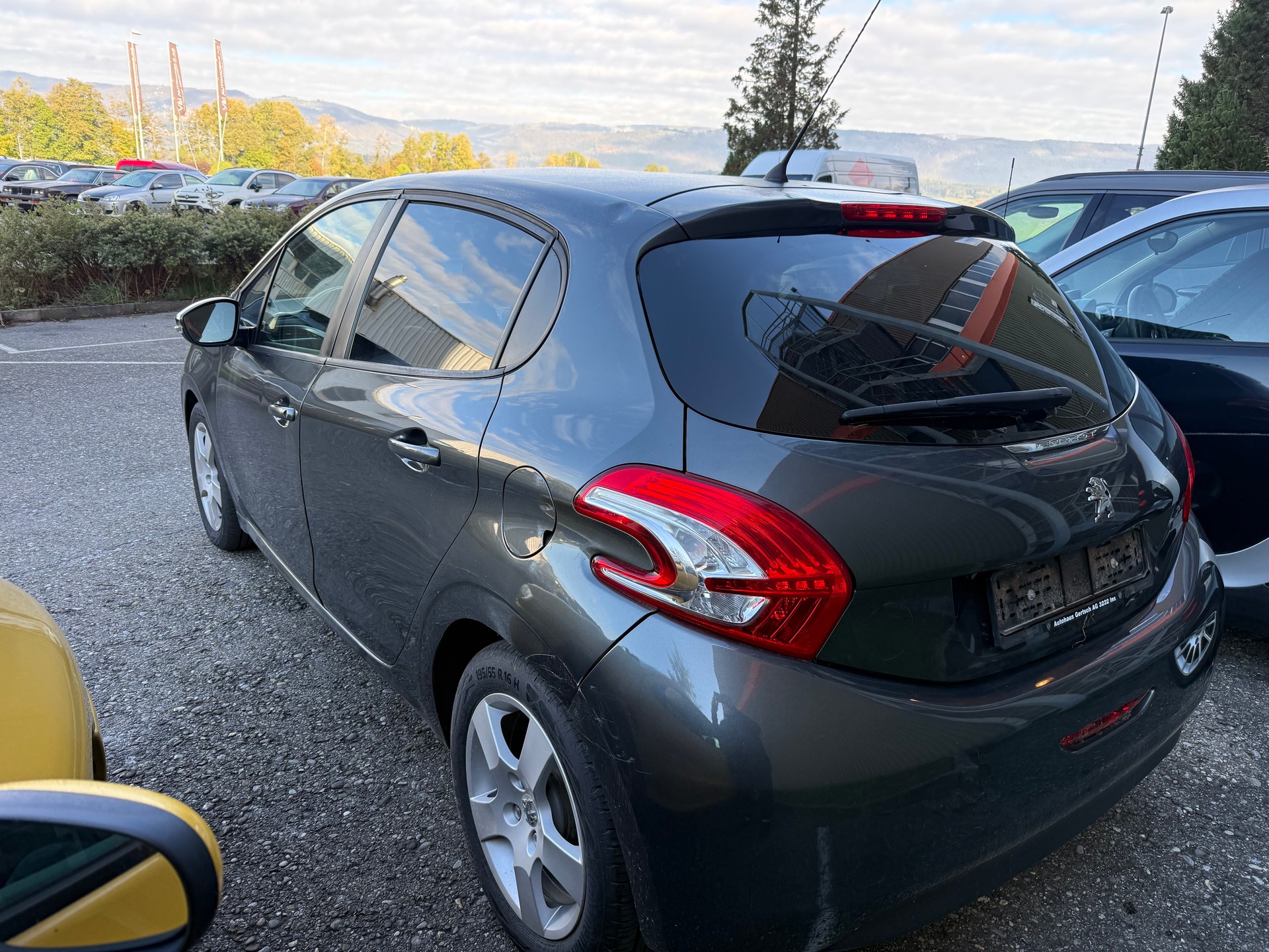 PEUGEOT 208 1.2 VTI Active-image-3