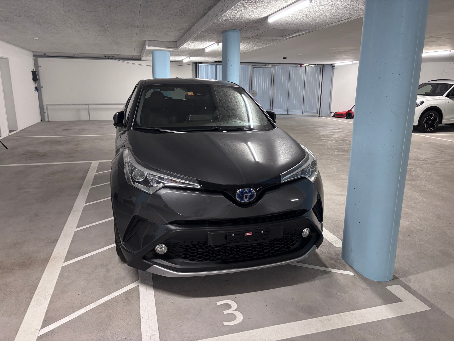 TOYOTA 1.8 VVTi HSD Premium-image-2