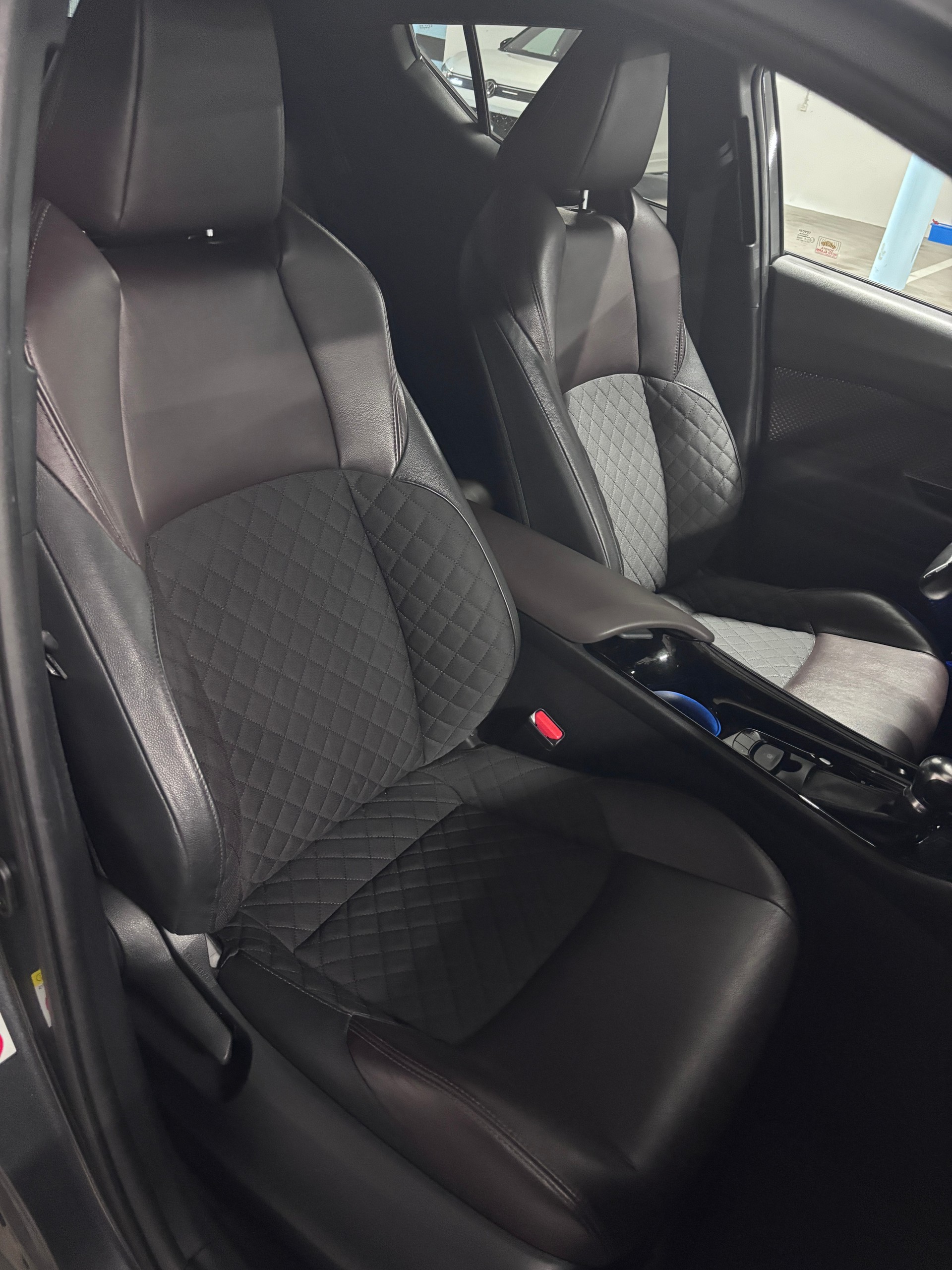 TOYOTA 1.8 VVTi HSD Premium-image-12