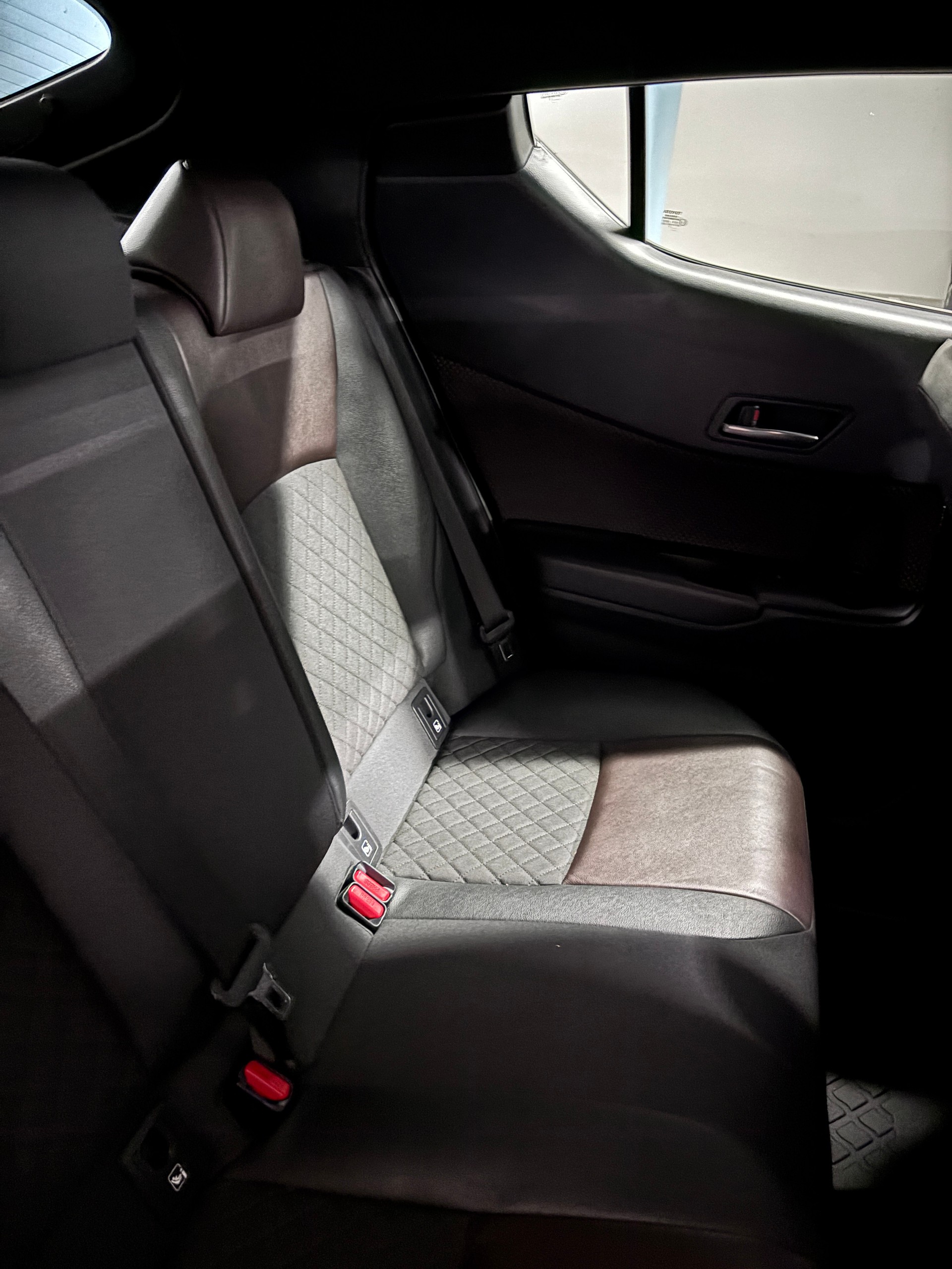 TOYOTA 1.8 VVTi HSD Premium-image-13