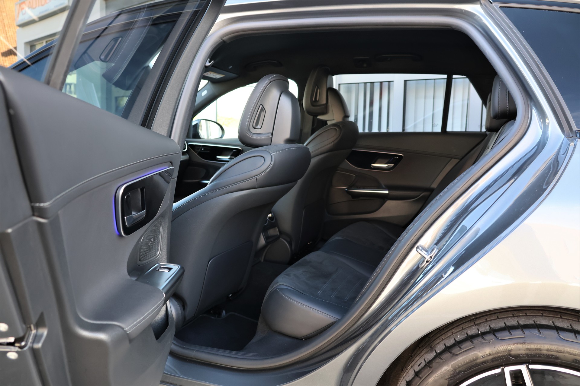 MERCEDES-BENZ C 220 d T 4Matic Swiss Star AMG-Line (CH) MSI+-image-12
