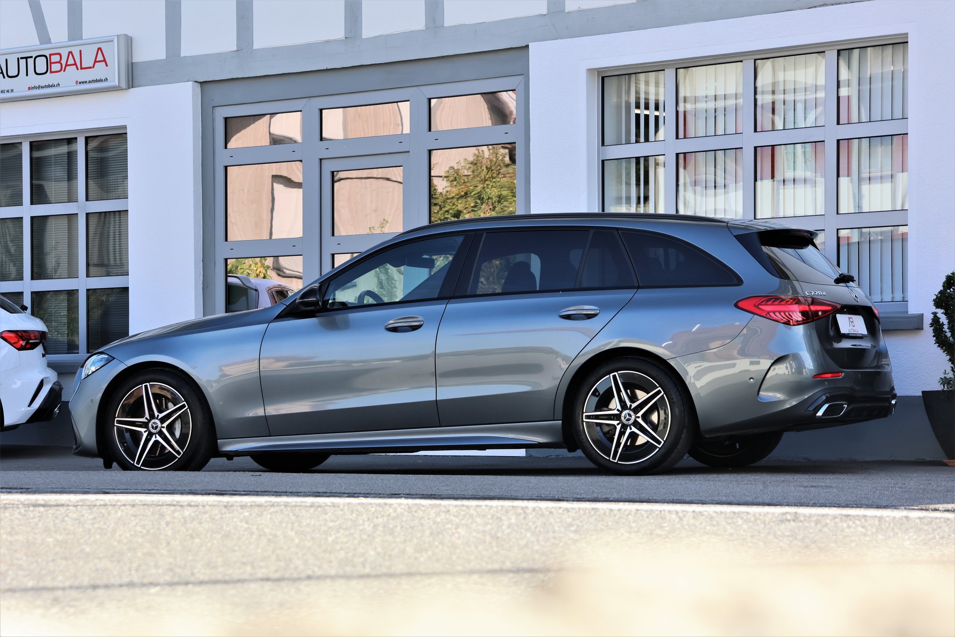 MERCEDES-BENZ C 220 d T 4Matic Swiss Star AMG-Line (CH) MSI+-image-3