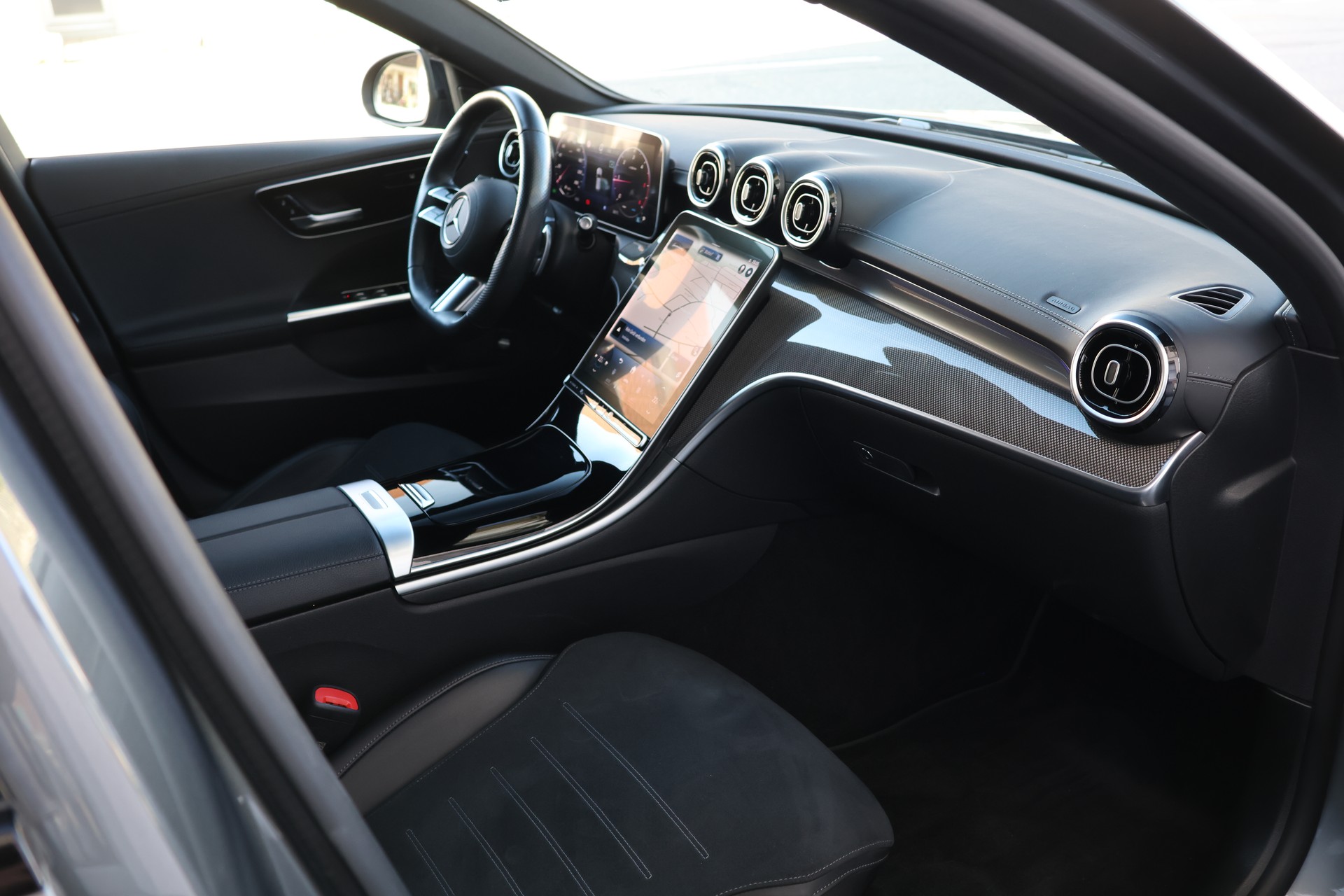 MERCEDES-BENZ C 220 d T 4Matic Swiss Star AMG-Line (CH) MSI+-image-18