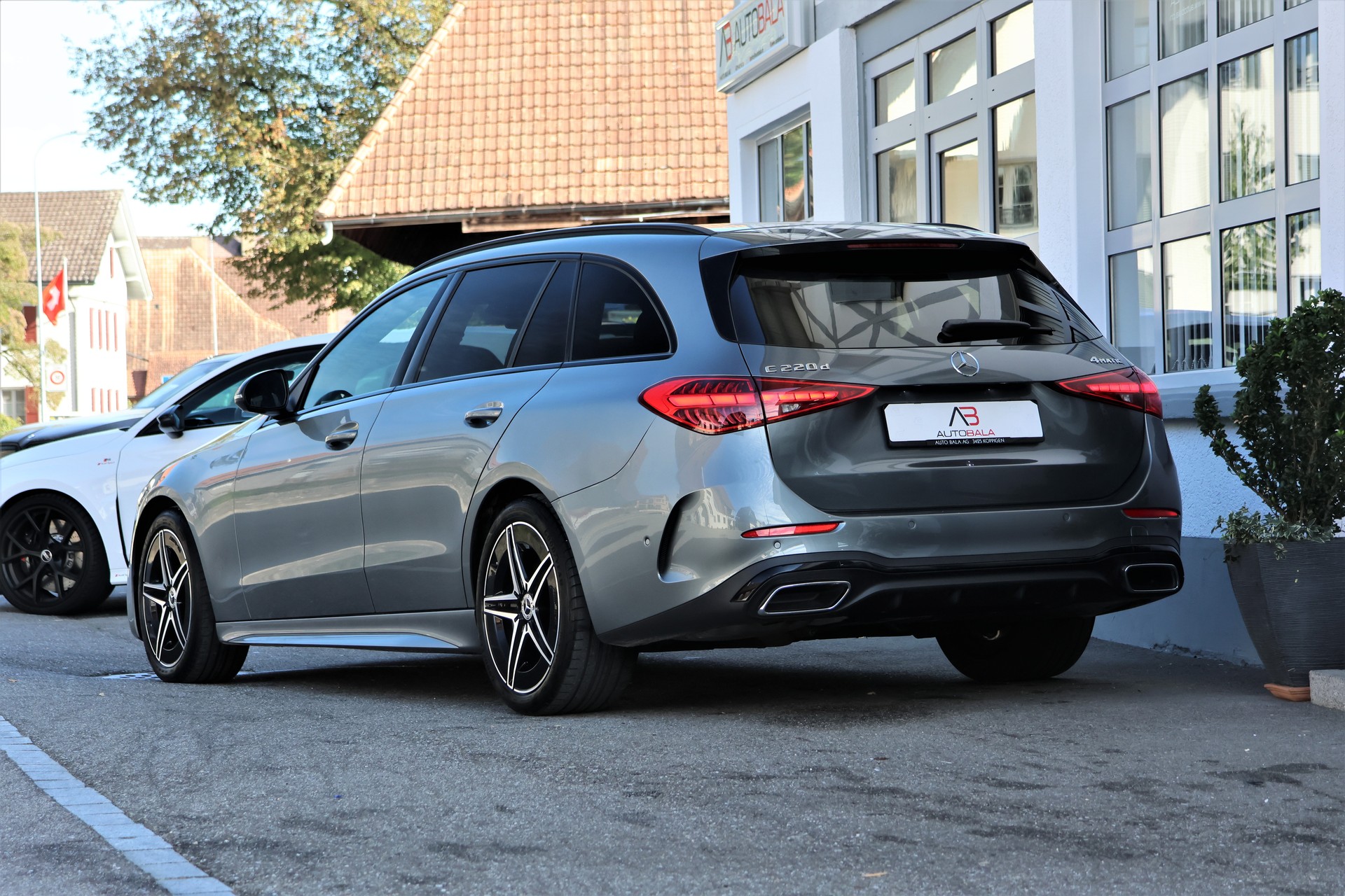 MERCEDES-BENZ C 220 d T 4Matic Swiss Star AMG-Line (CH) MSI+-image-2