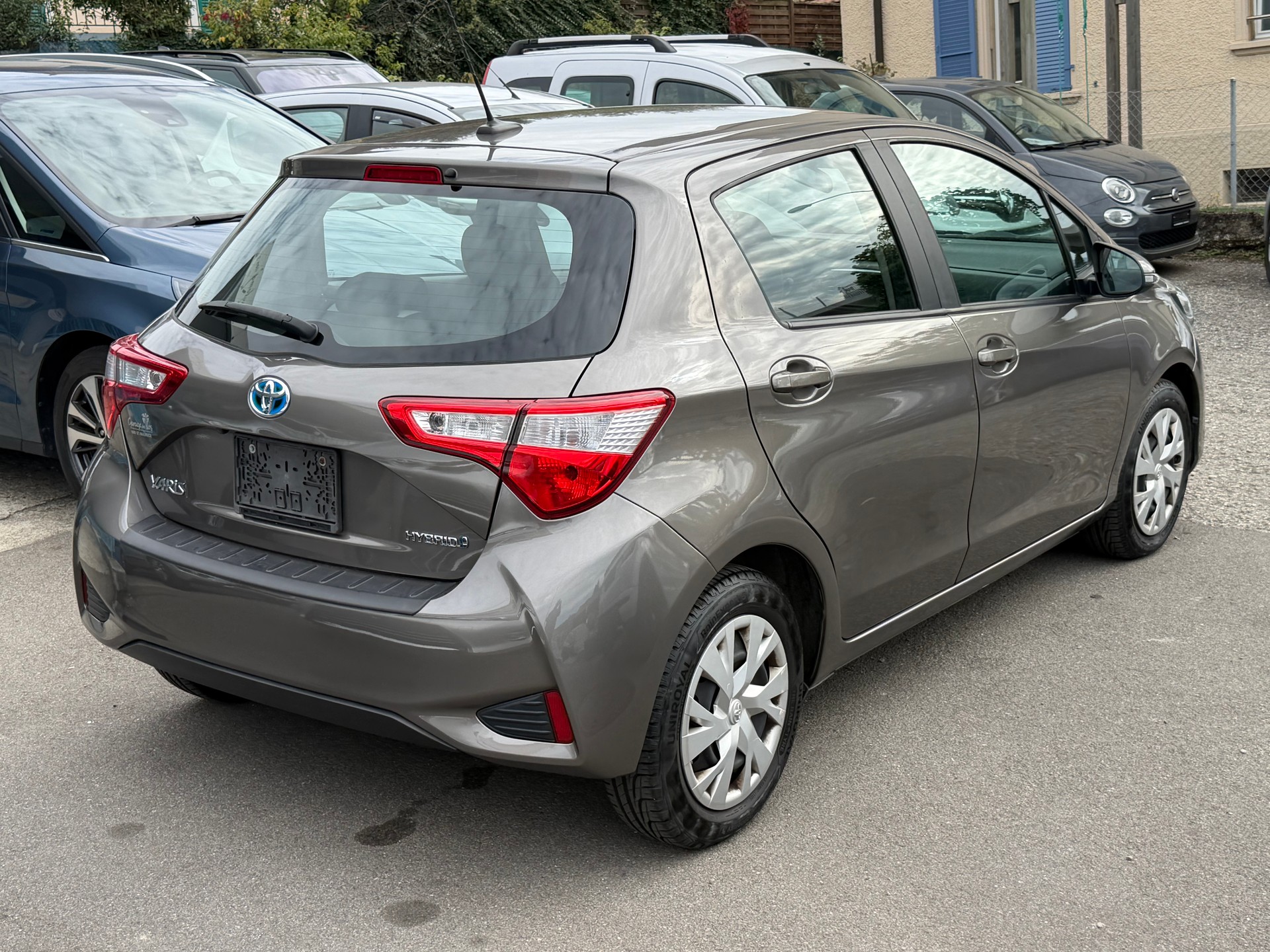 TOYOTA Yaris 1.5 VVT-i Hybrid Trend e-CVT-image-4