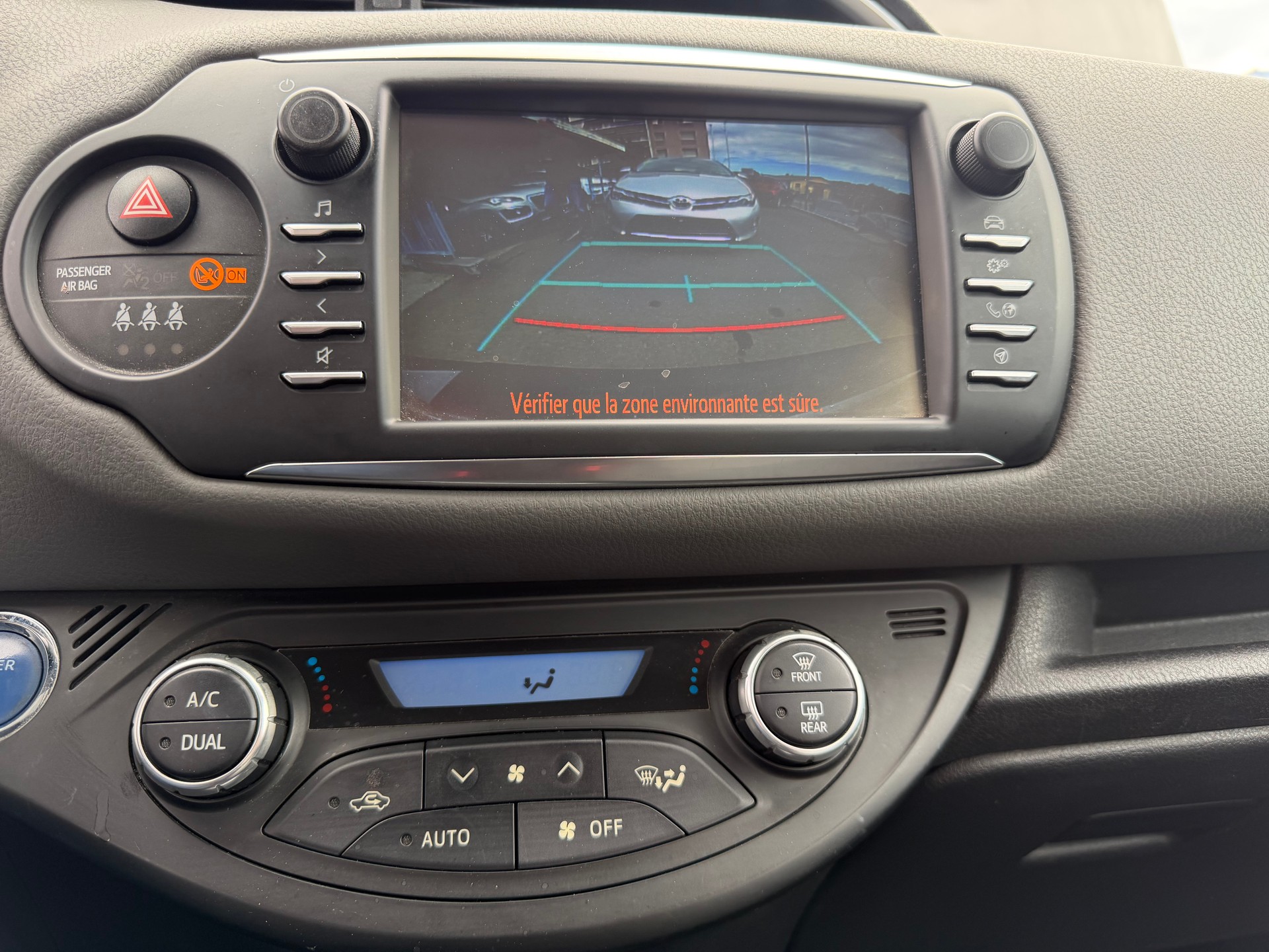 TOYOTA Yaris 1.5 VVT-i Hybrid Trend e-CVT-image-7