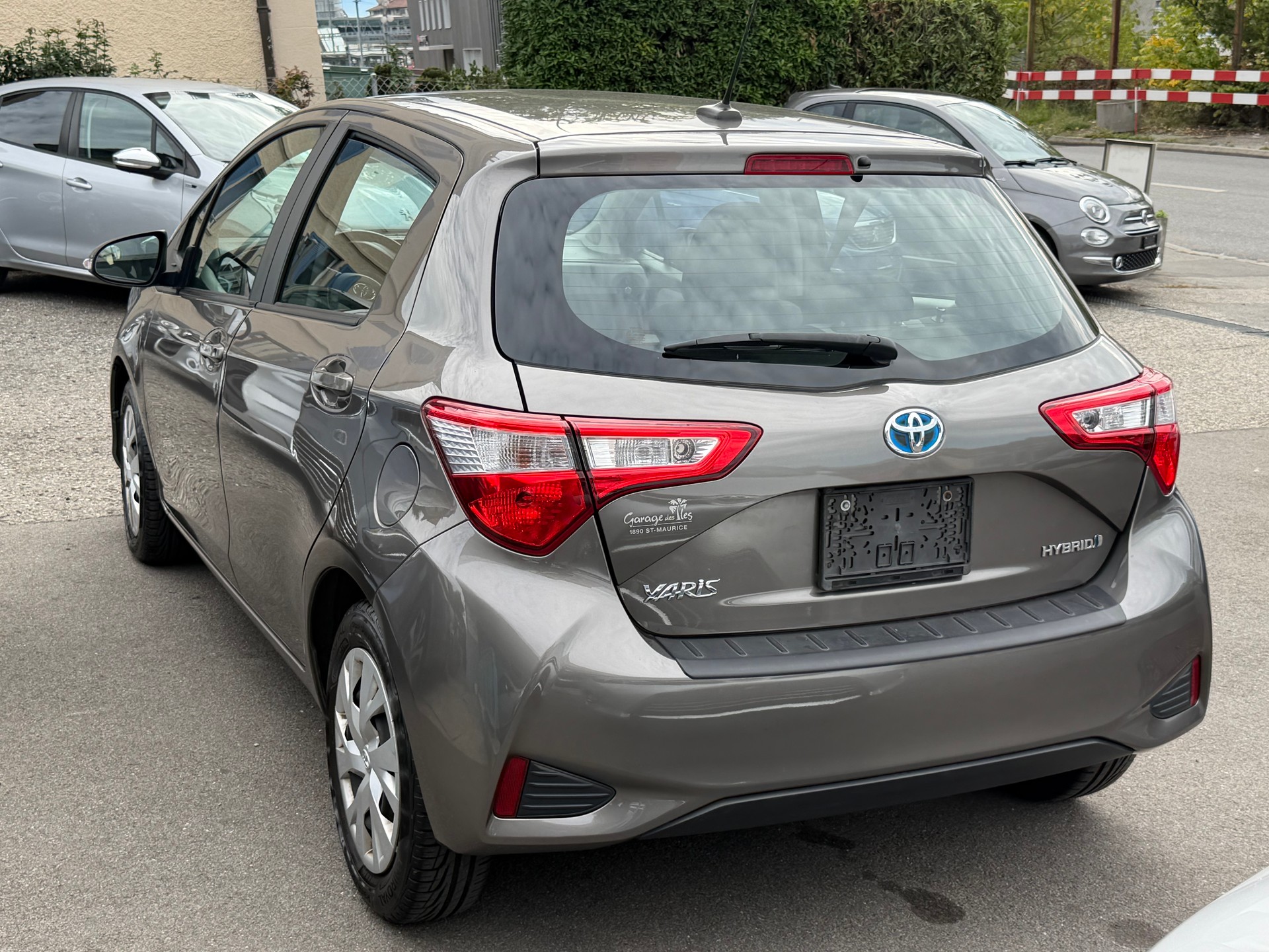 TOYOTA Yaris 1.5 VVT-i Hybrid Trend e-CVT-image-3