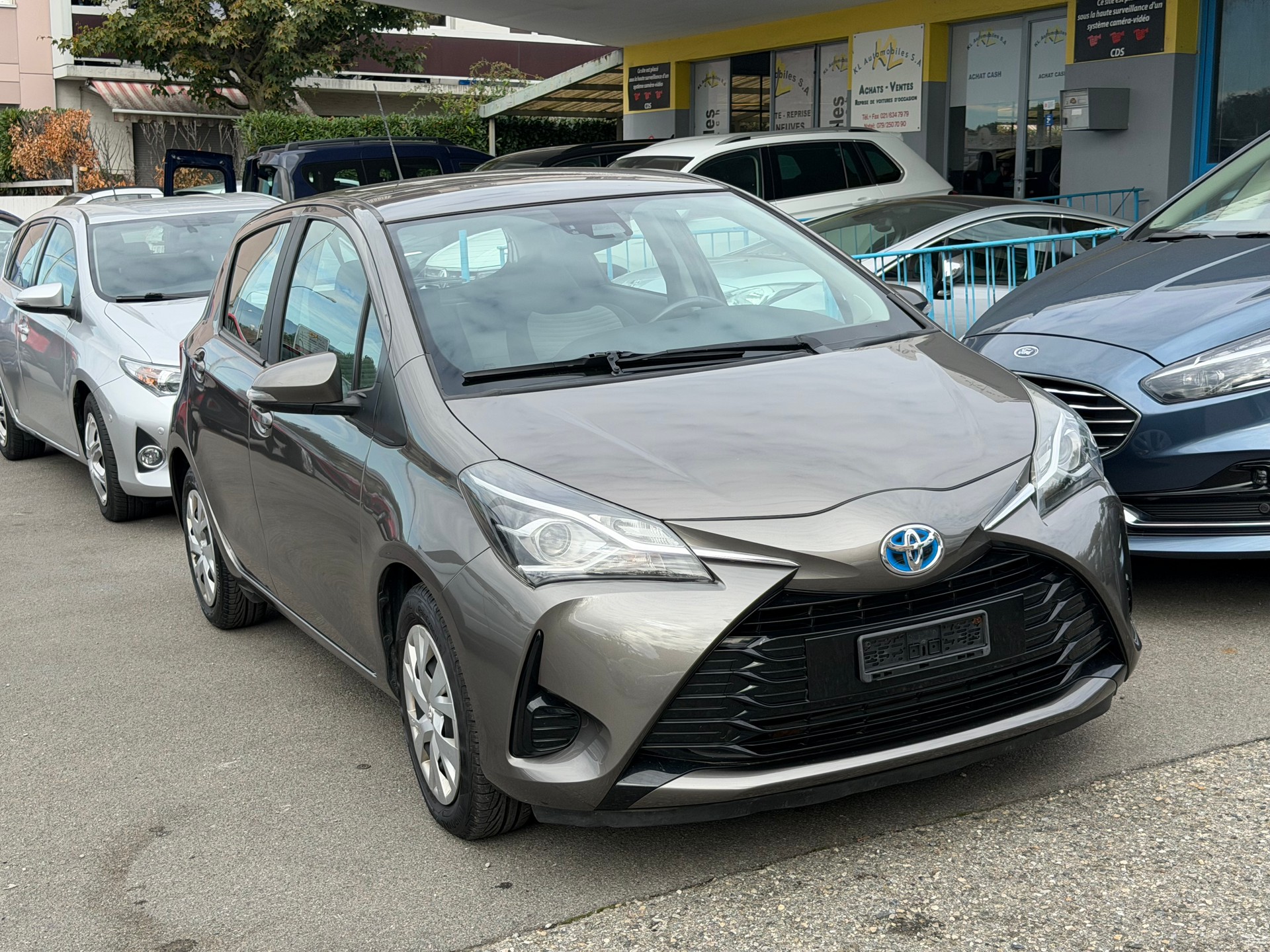 TOYOTA Yaris 1.5 VVT-i Hybrid Trend e-CVT-image-1