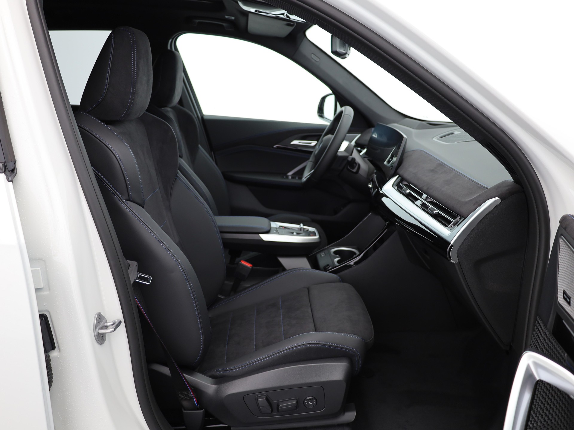 BMW iX1 U11 30 xDrive-image-14