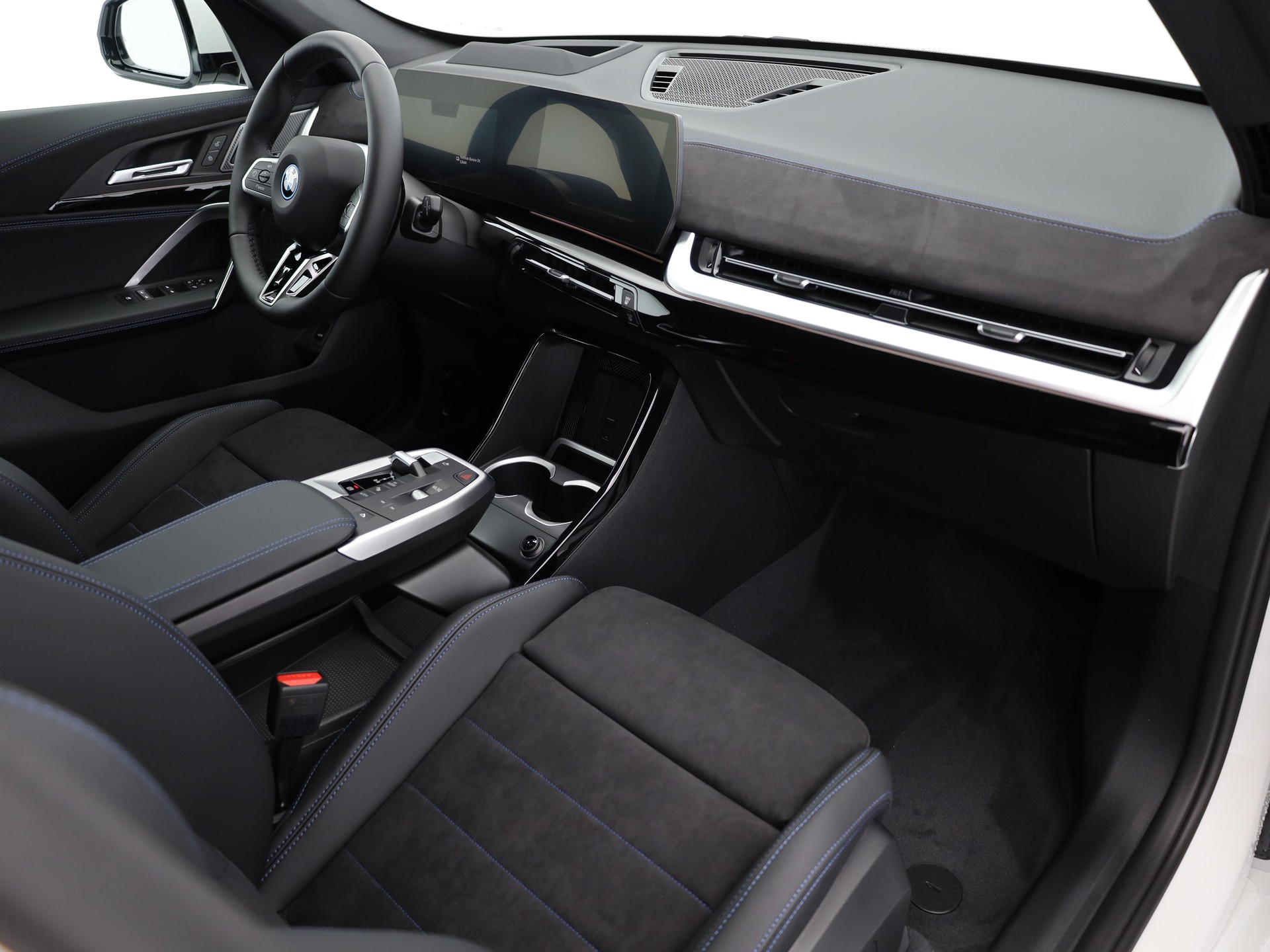 BMW iX1 U11 30 xDrive-image-13