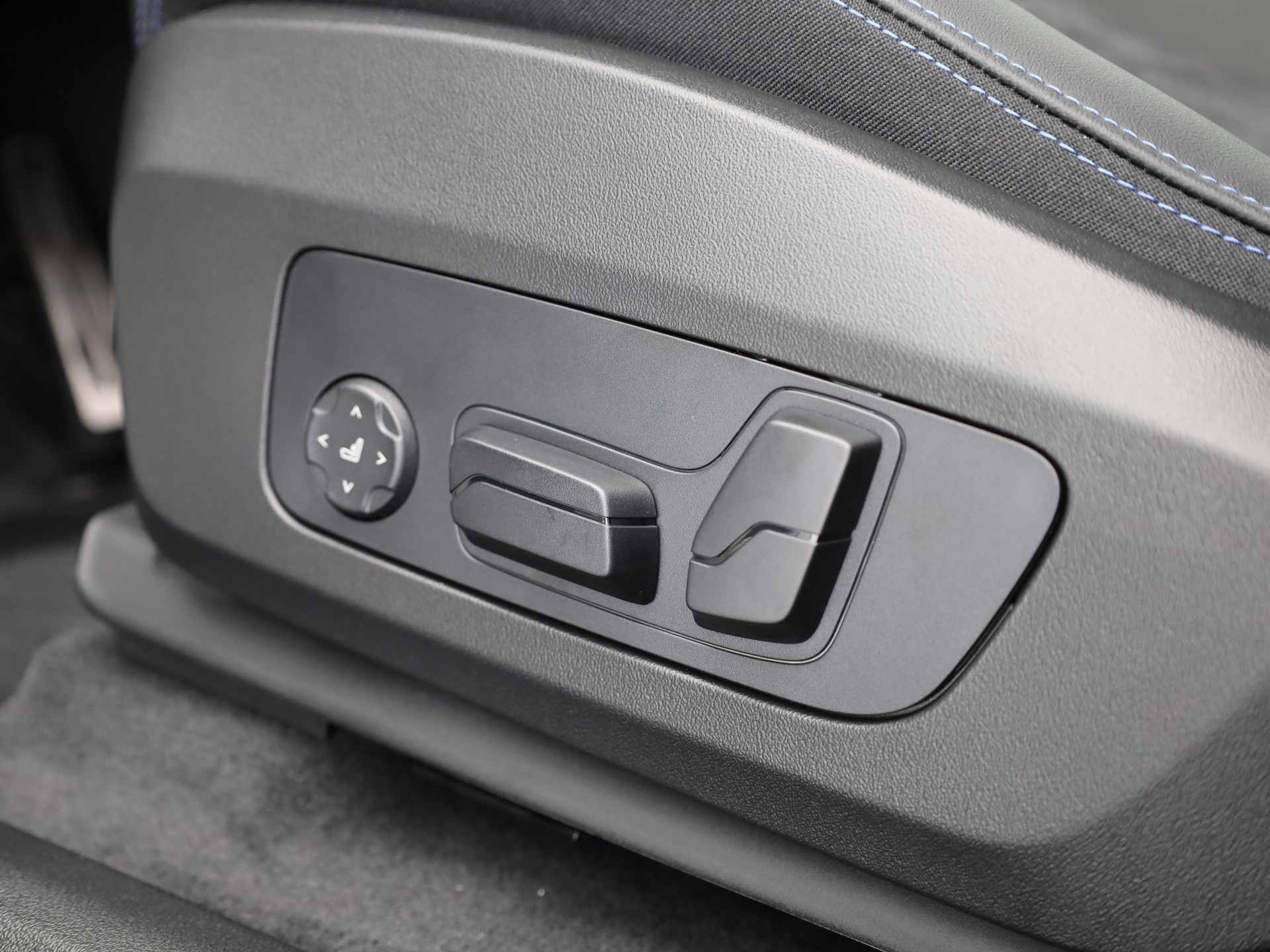 BMW iX1 U11 30 xDrive-image-10