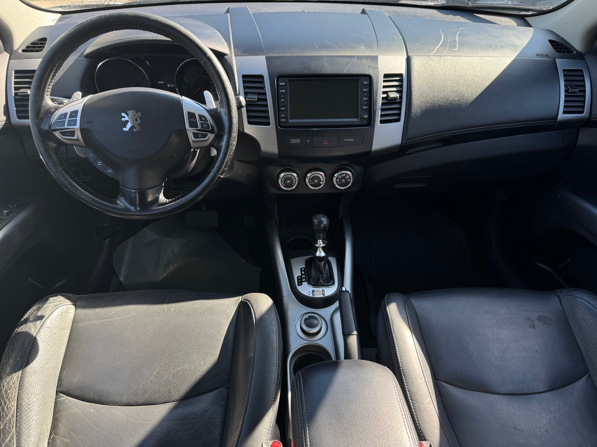 PEUGEOT 4007 2.2 HDi Dynamic-image-11