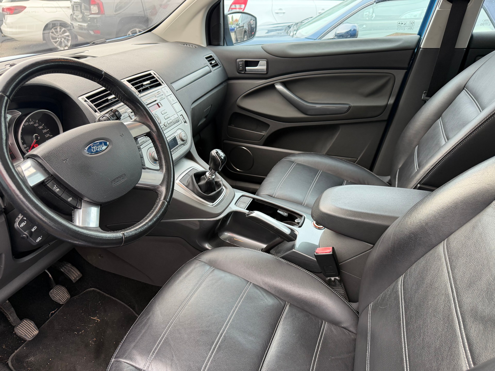 FORD Kuga 2.5 Turbo Titanium 4WD-image-9