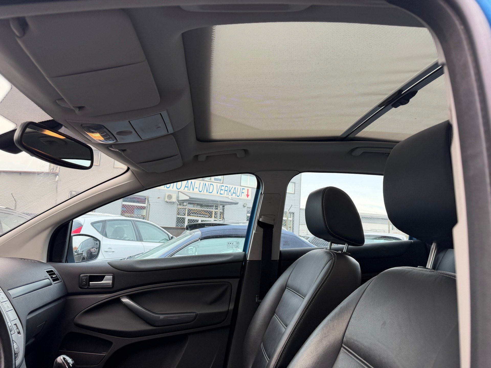 FORD Kuga 2.5 Turbo Titanium 4WD-image-8