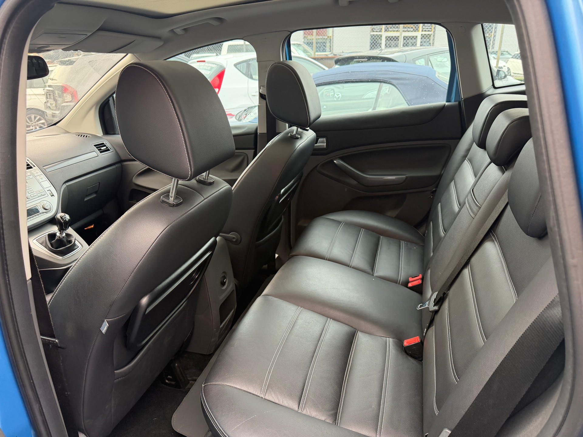 FORD Kuga 2.5 Turbo Titanium 4WD-image-7