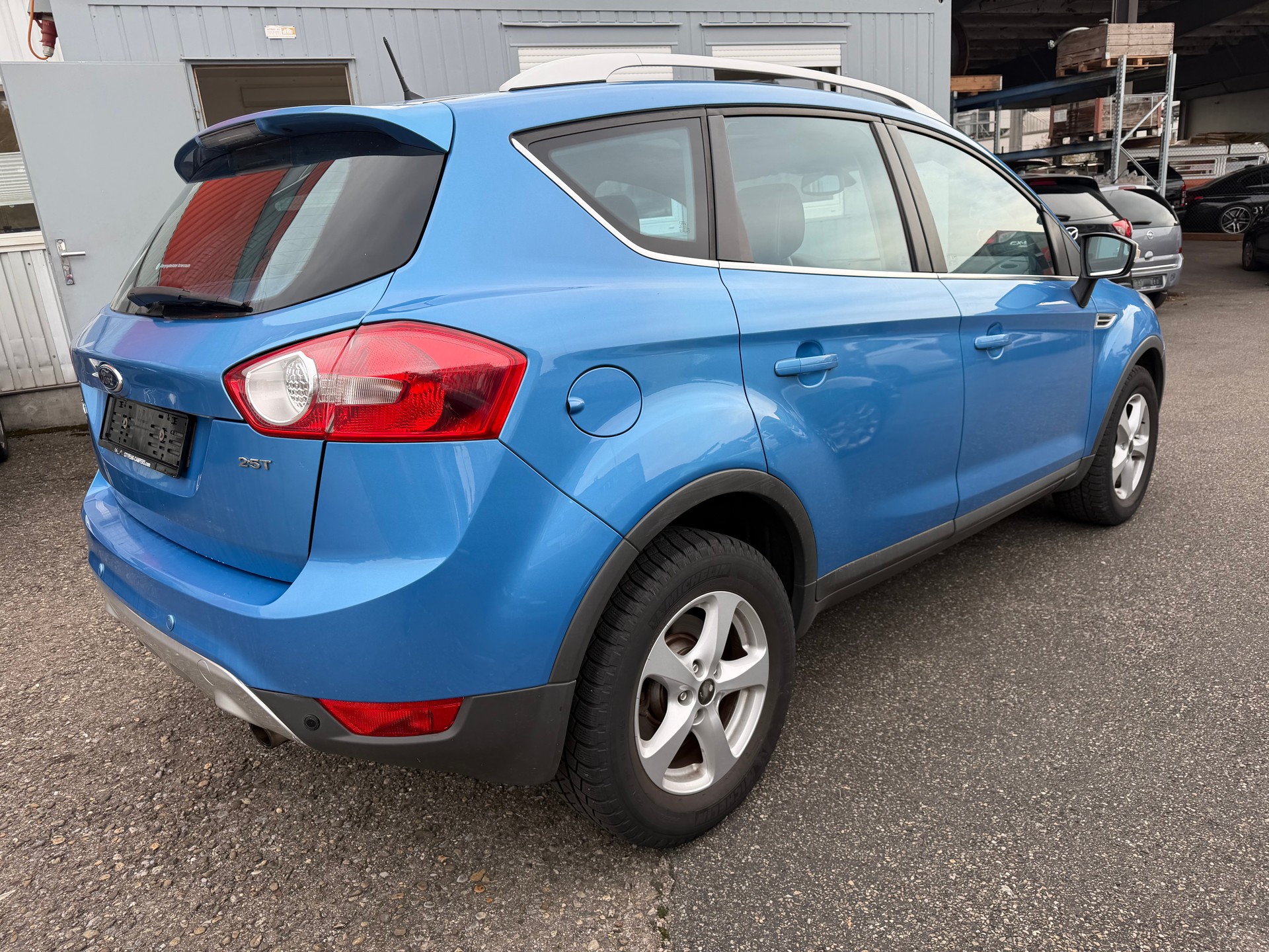 FORD Kuga 2.5 Turbo Titanium 4WD-image-5