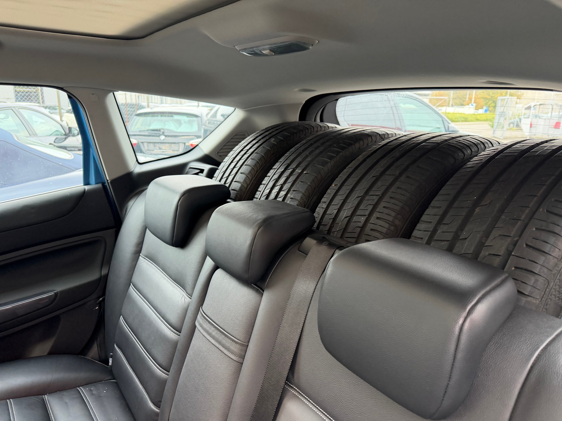 FORD Kuga 2.5 Turbo Titanium 4WD-image-6