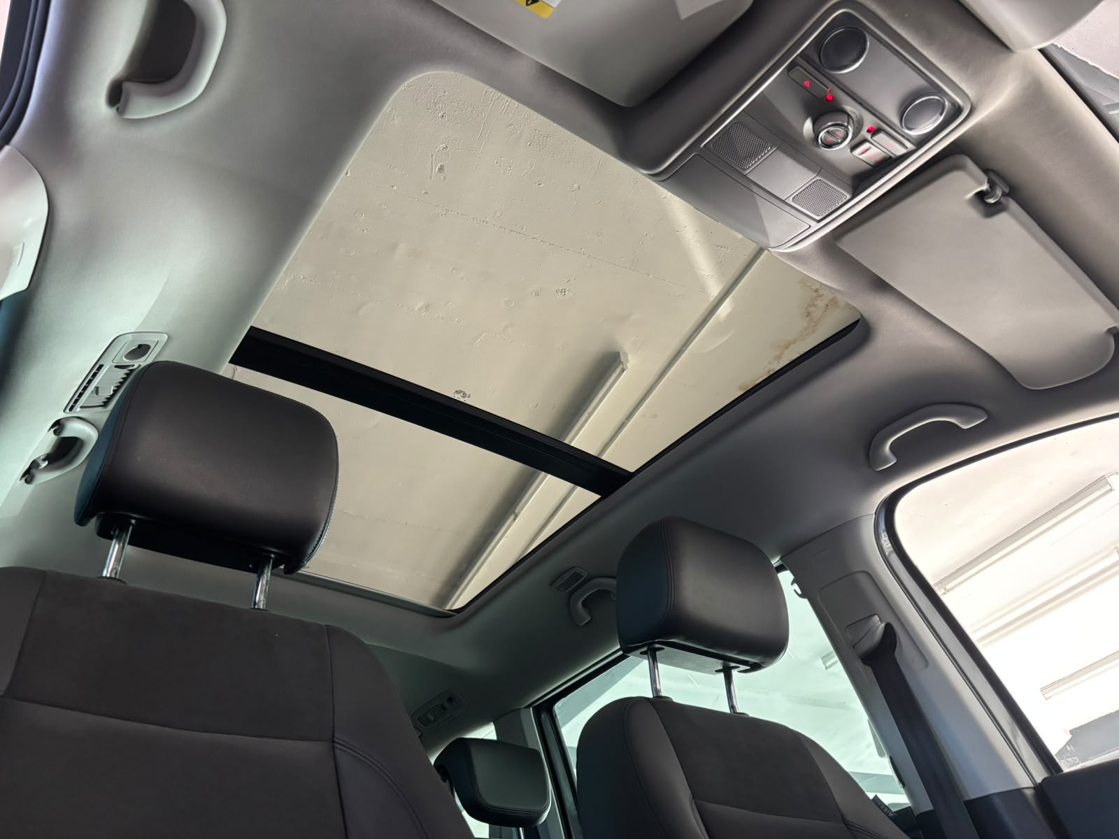 VW Sharan 2.0 TDI BMT Highline DSG-image-11