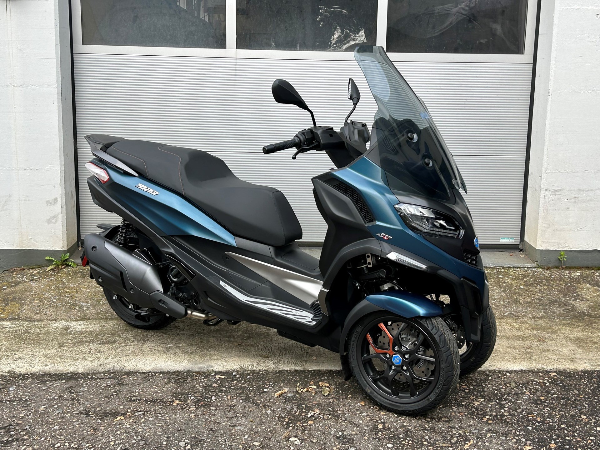 PIAGGIO MP3 530 Exclusive-showroom-element-2