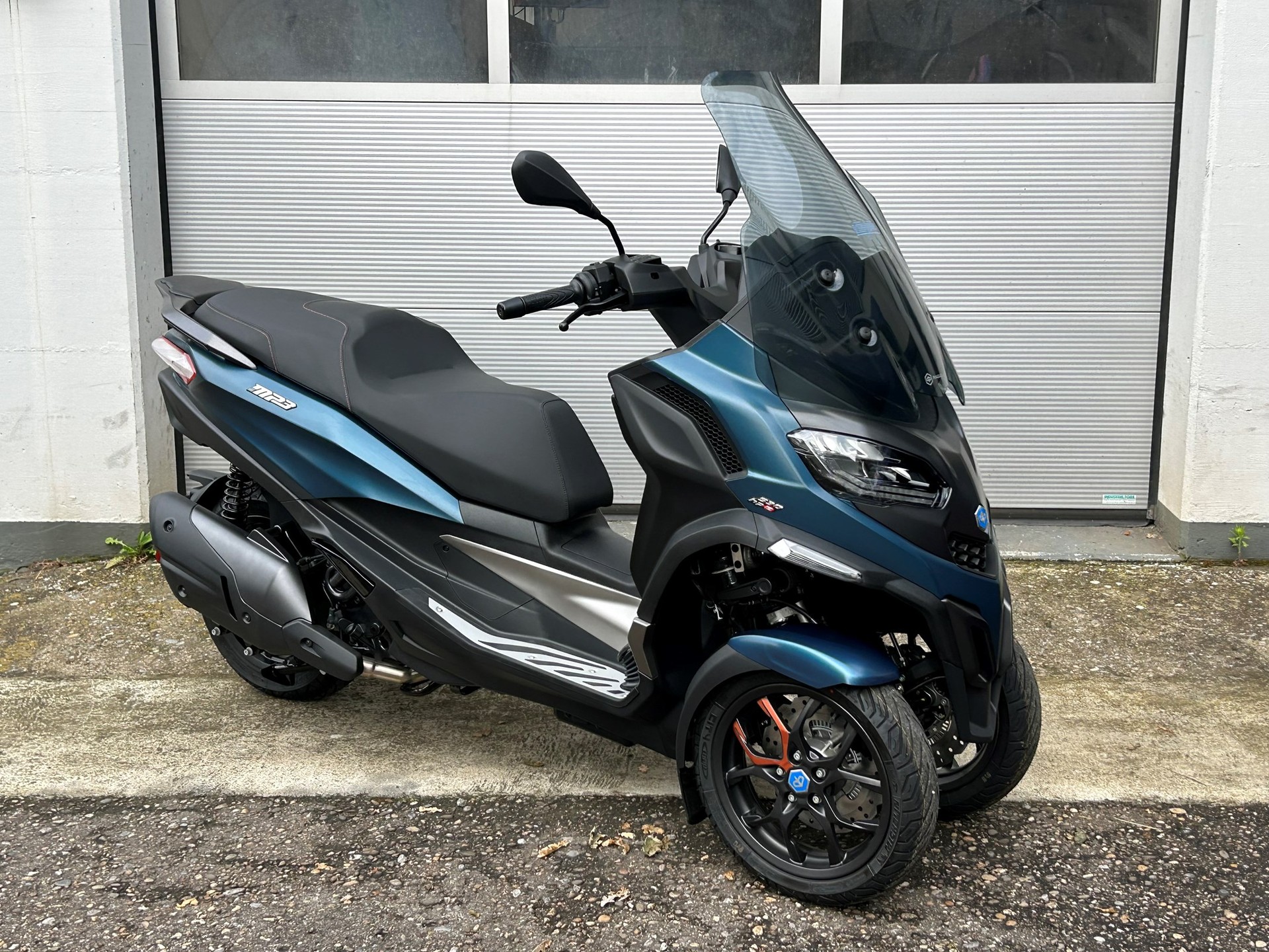 PIAGGIO MP3 530 Exclusive-showroom-element-3