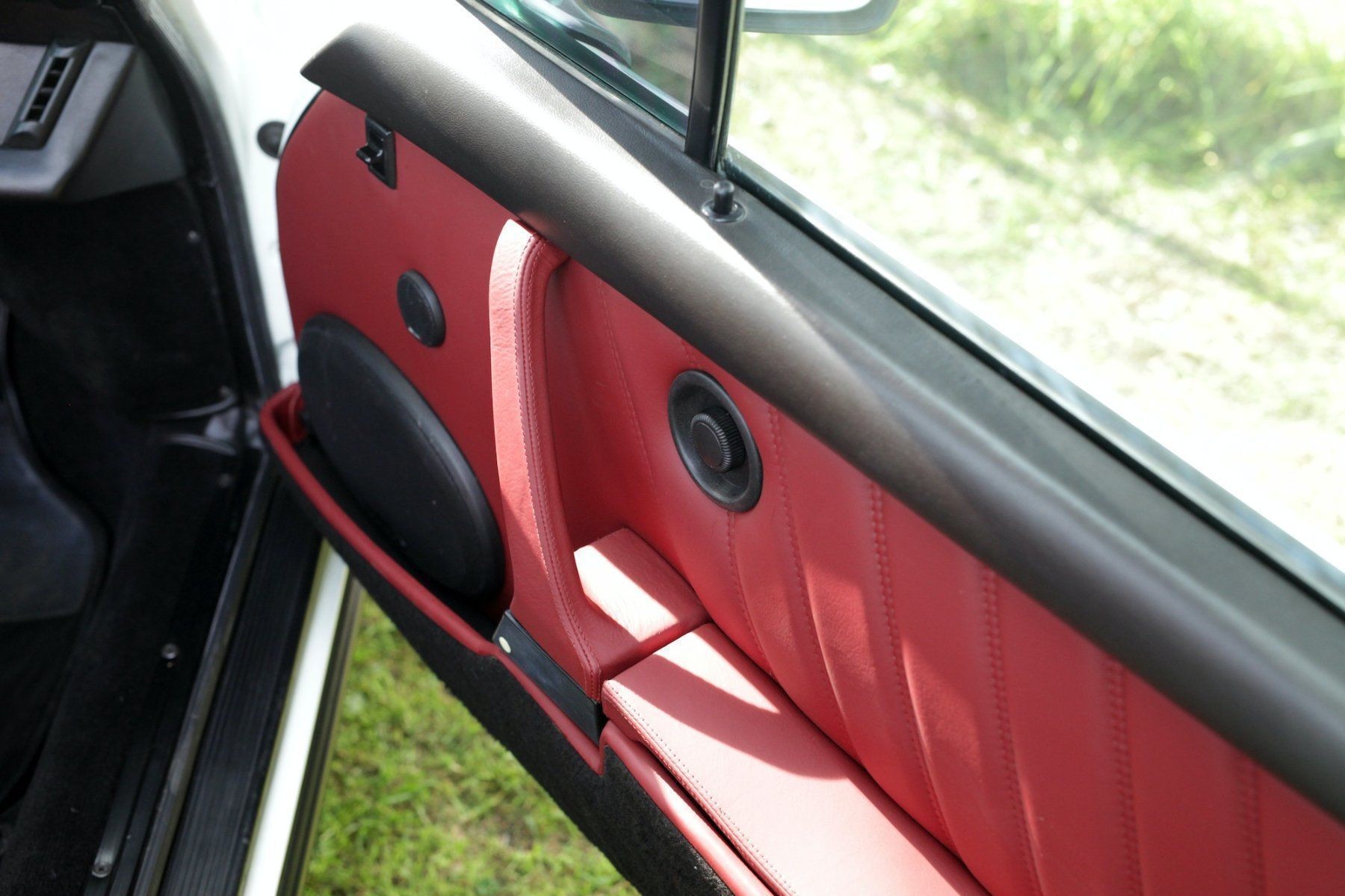 PORSCHE 911 Cabrio SC 3.0-image-10