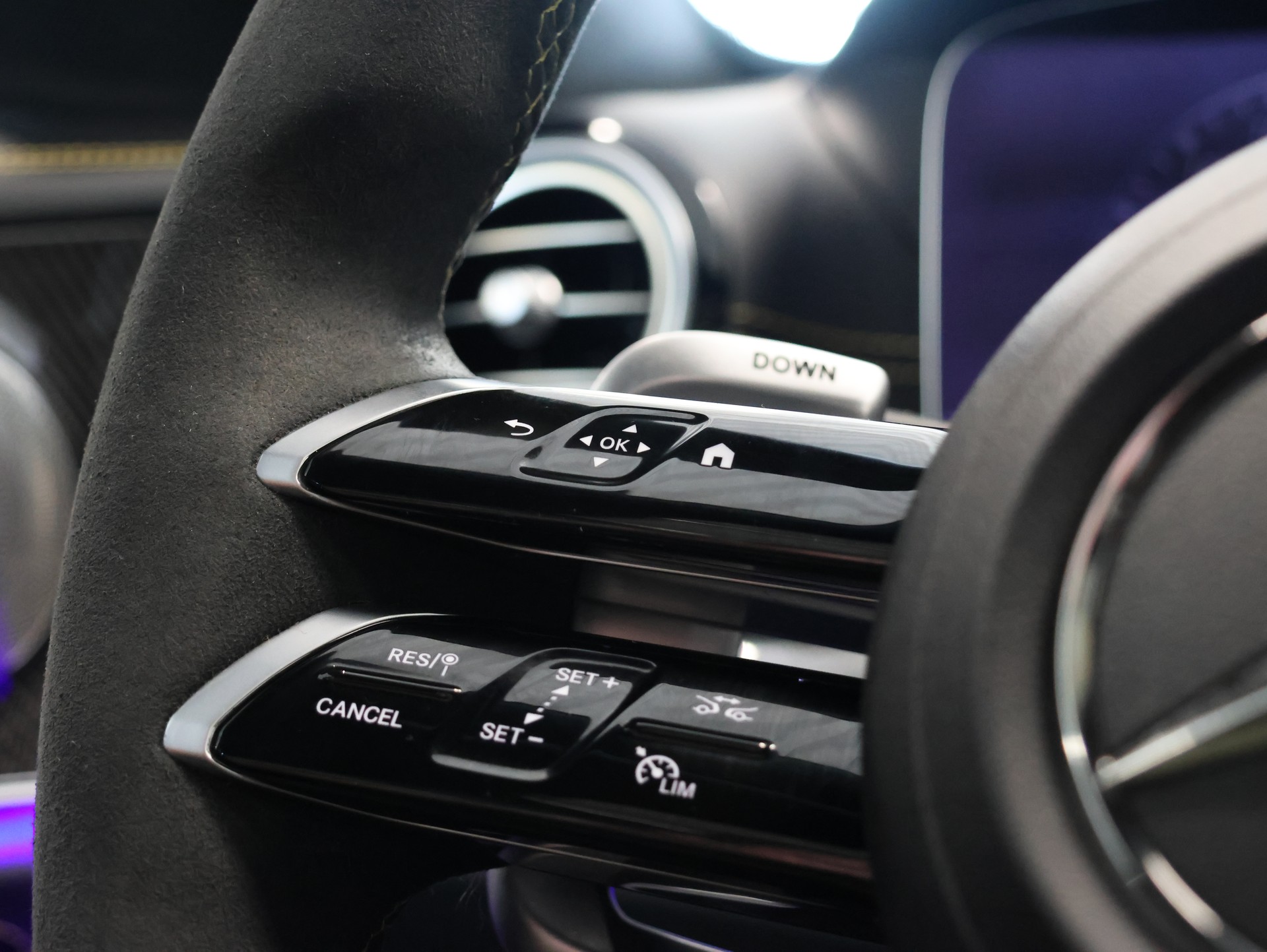 MERCEDES-BENZ AMG E 63 S 4Matic+ Speedshift 9G-TCT *Panorama*Carbon*Schalensitze*Burmester*-image-21
