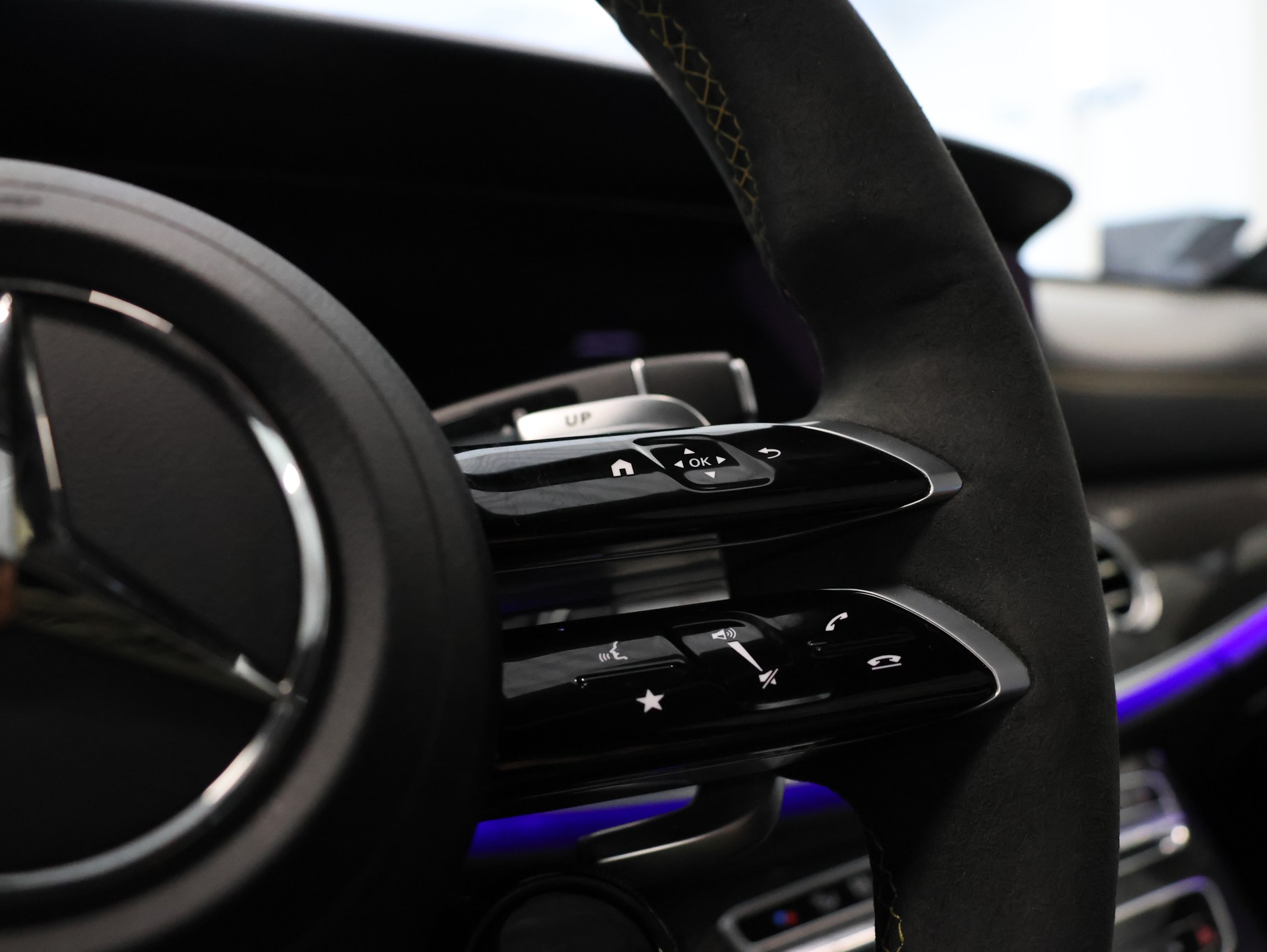MERCEDES-BENZ AMG E 63 S 4Matic+ Speedshift 9G-TCT *Panorama*Carbon*Schalensitze*Burmester*-image-22