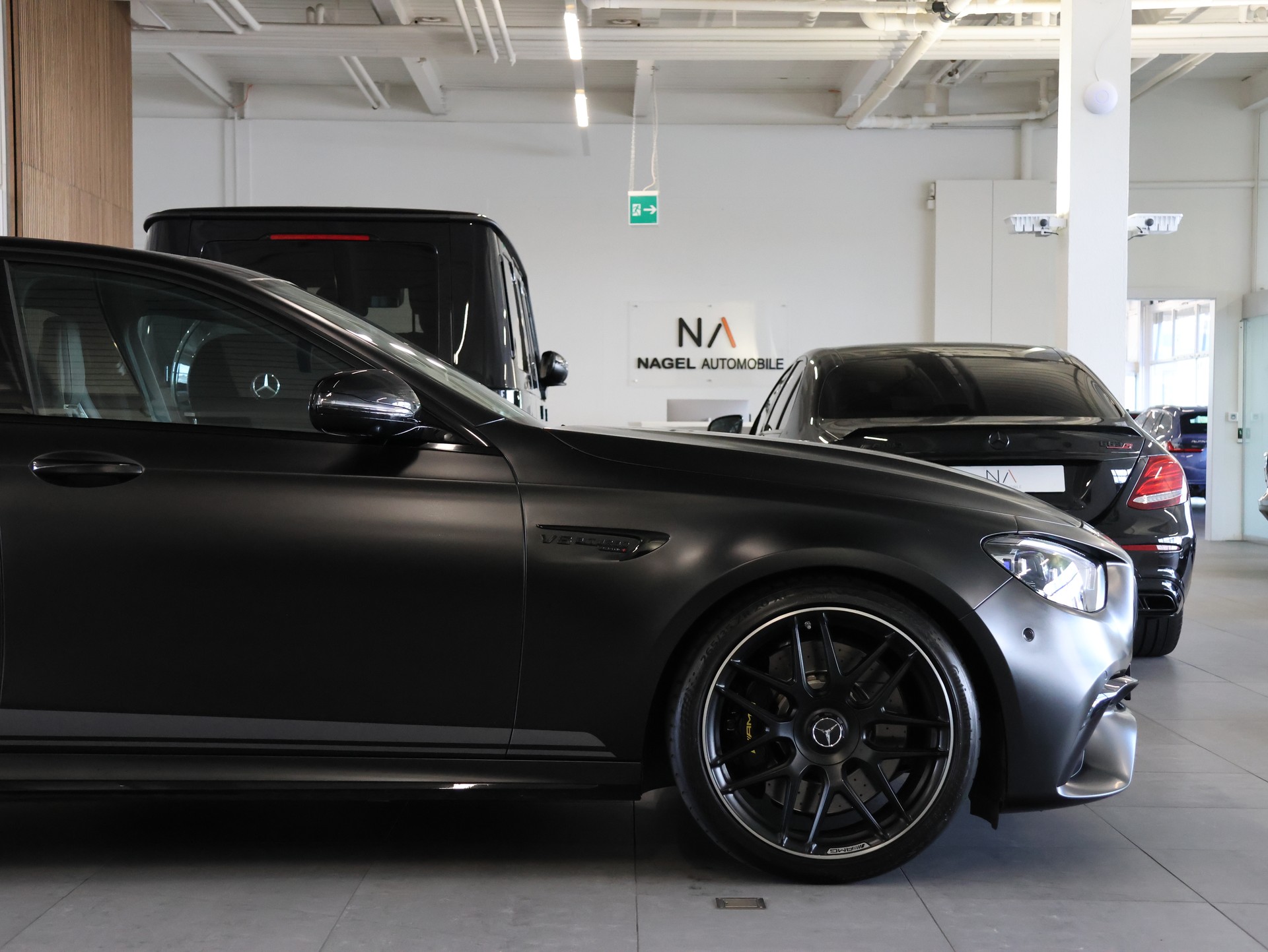 MERCEDES-BENZ AMG E 63 S 4Matic+ Speedshift 9G-TCT *Panorama*Carbon*Schalensitze*Burmester*-image-6