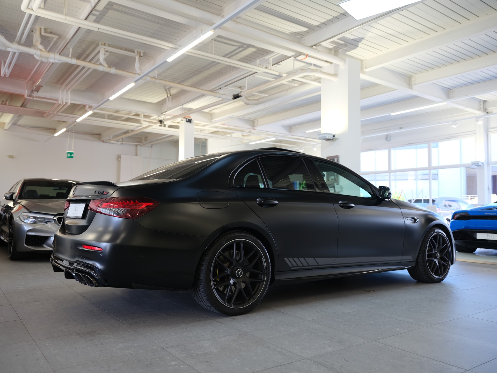 MERCEDES-BENZ AMG E 63 S 4Matic+ Speedshift 9G-TCT *Panorama*Carbon*Schalensitze*Burmester*-image-5