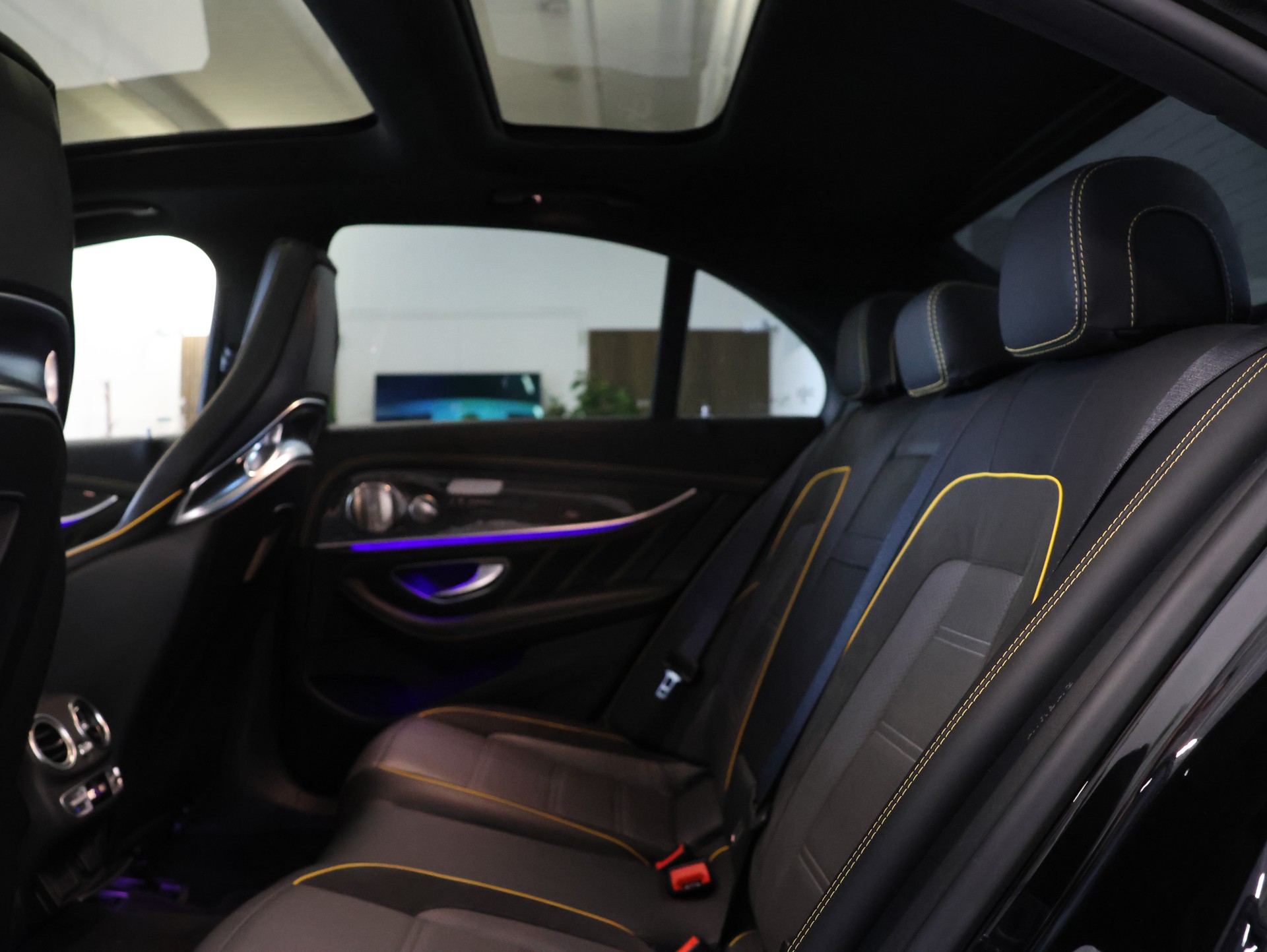 MERCEDES-BENZ AMG E 63 S 4Matic+ Speedshift 9G-TCT *Panorama*Carbon*Schalensitze*Burmester*-image-24