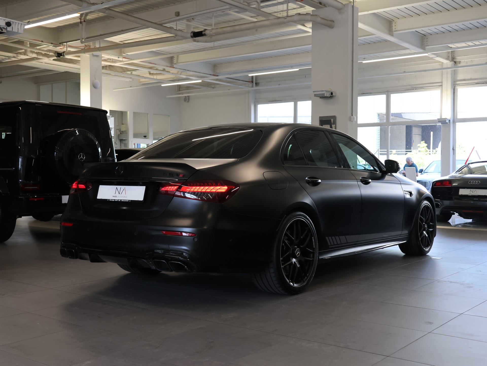 MERCEDES-BENZ AMG E 63 S 4Matic+ Speedshift 9G-TCT *Panorama*Carbon*Schalensitze*Burmester*-image-5